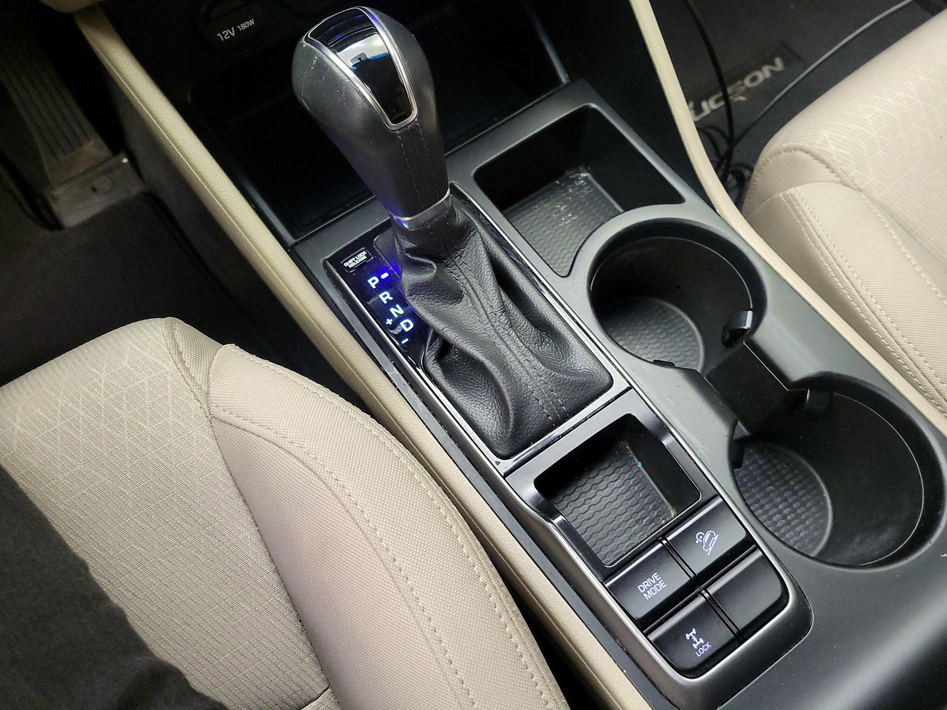 Thumbnail: 2016 Hyundai Tucson - 17