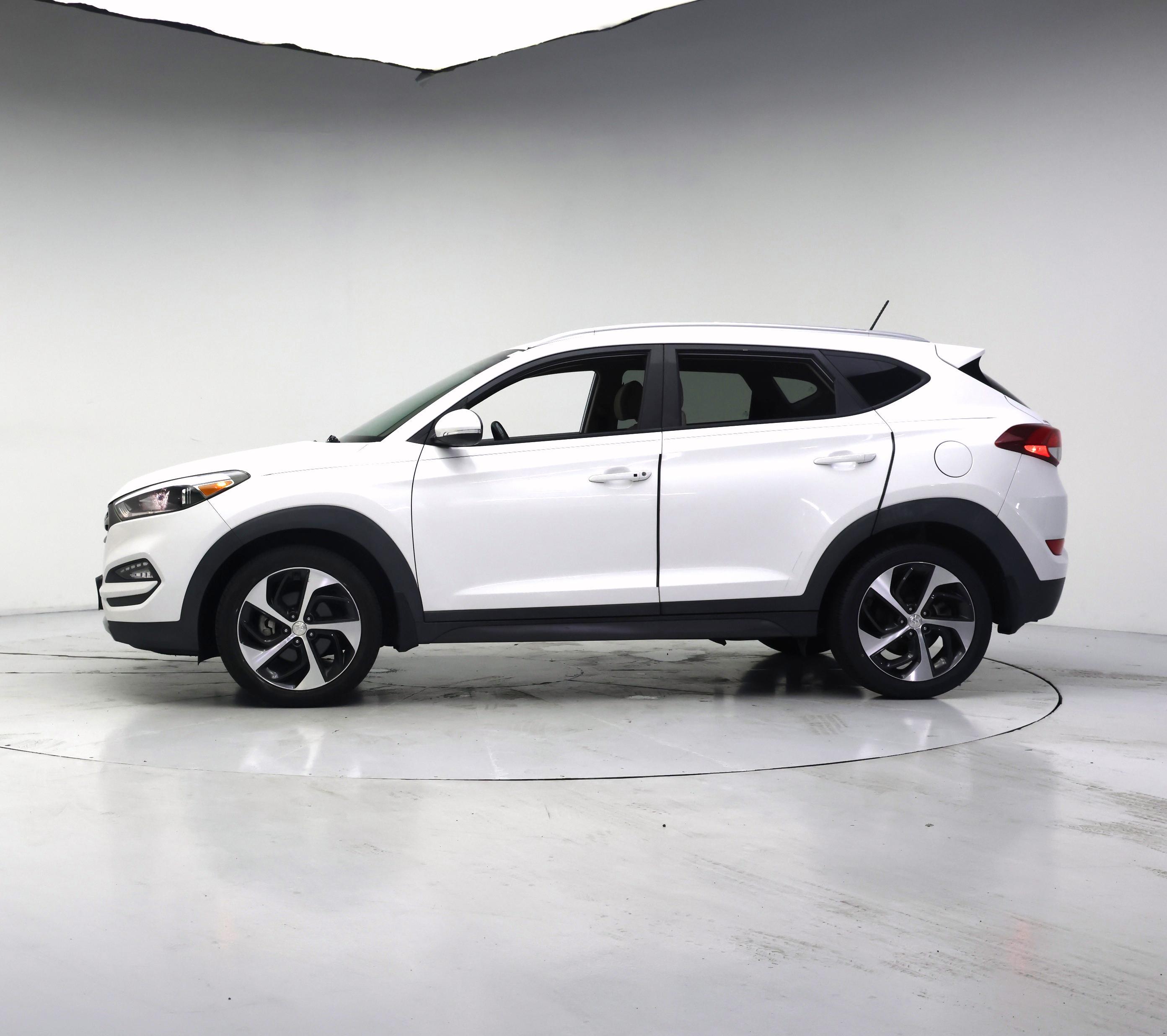 Thumbnail: 2016 Hyundai Tucson - 3