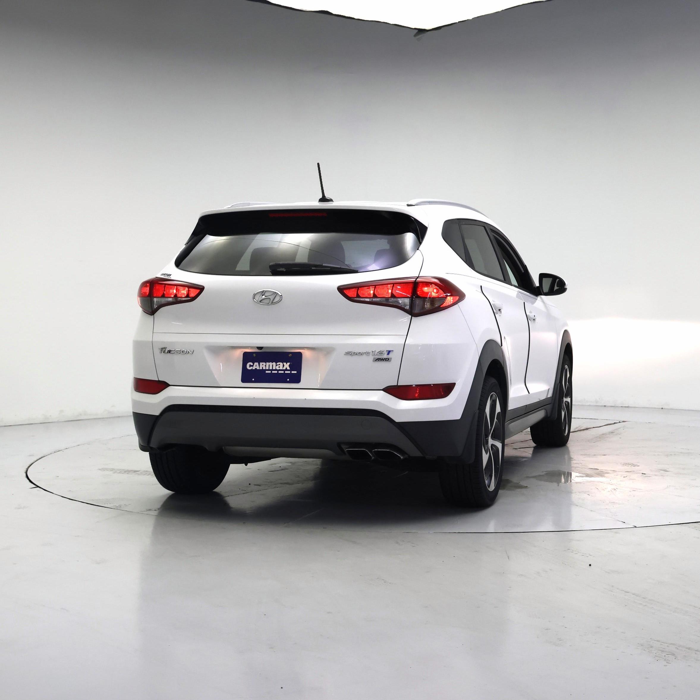 Thumbnail: 2016 Hyundai Tucson - 8