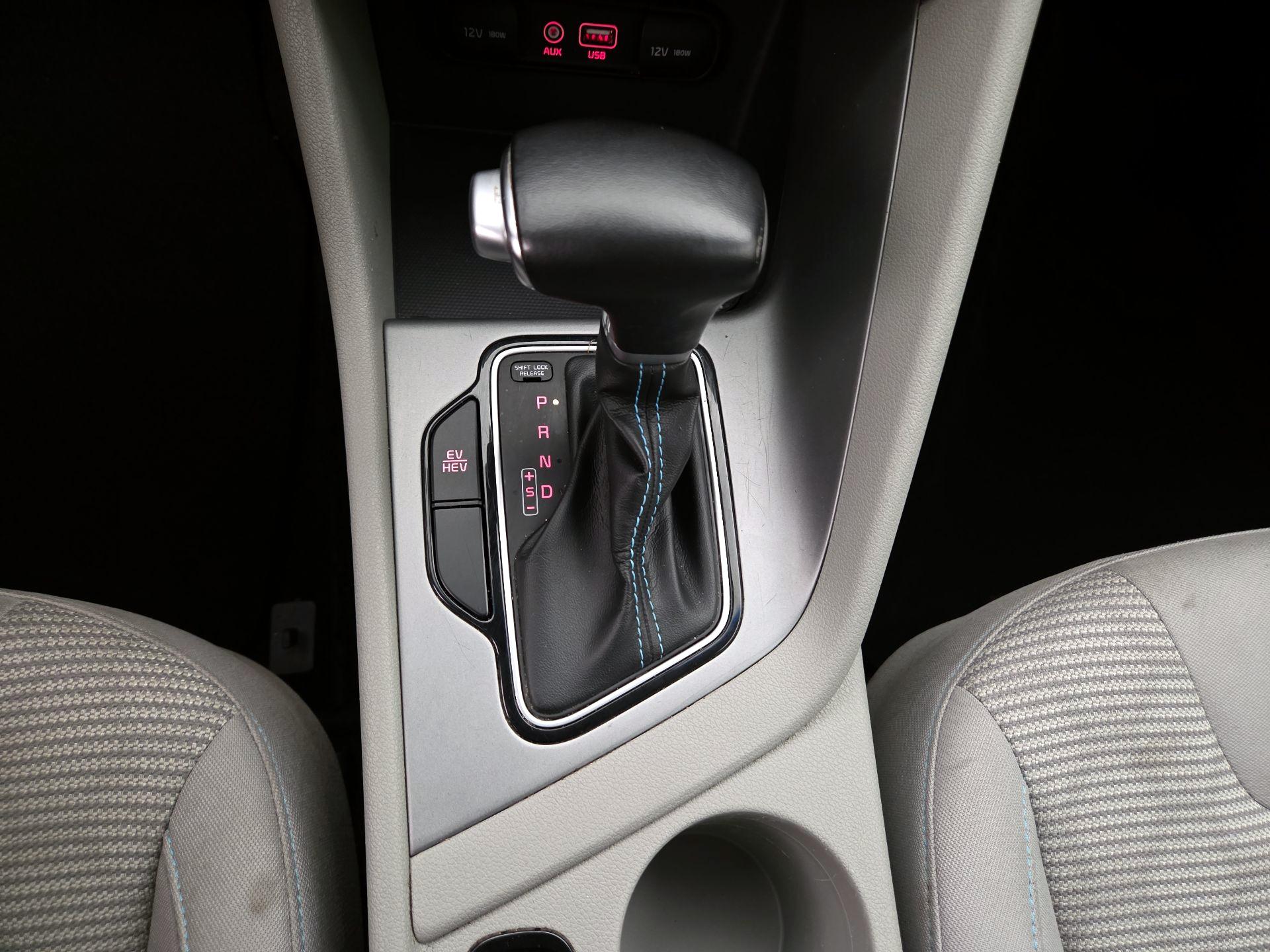 Thumbnail: 2018 Kia Niro - 17