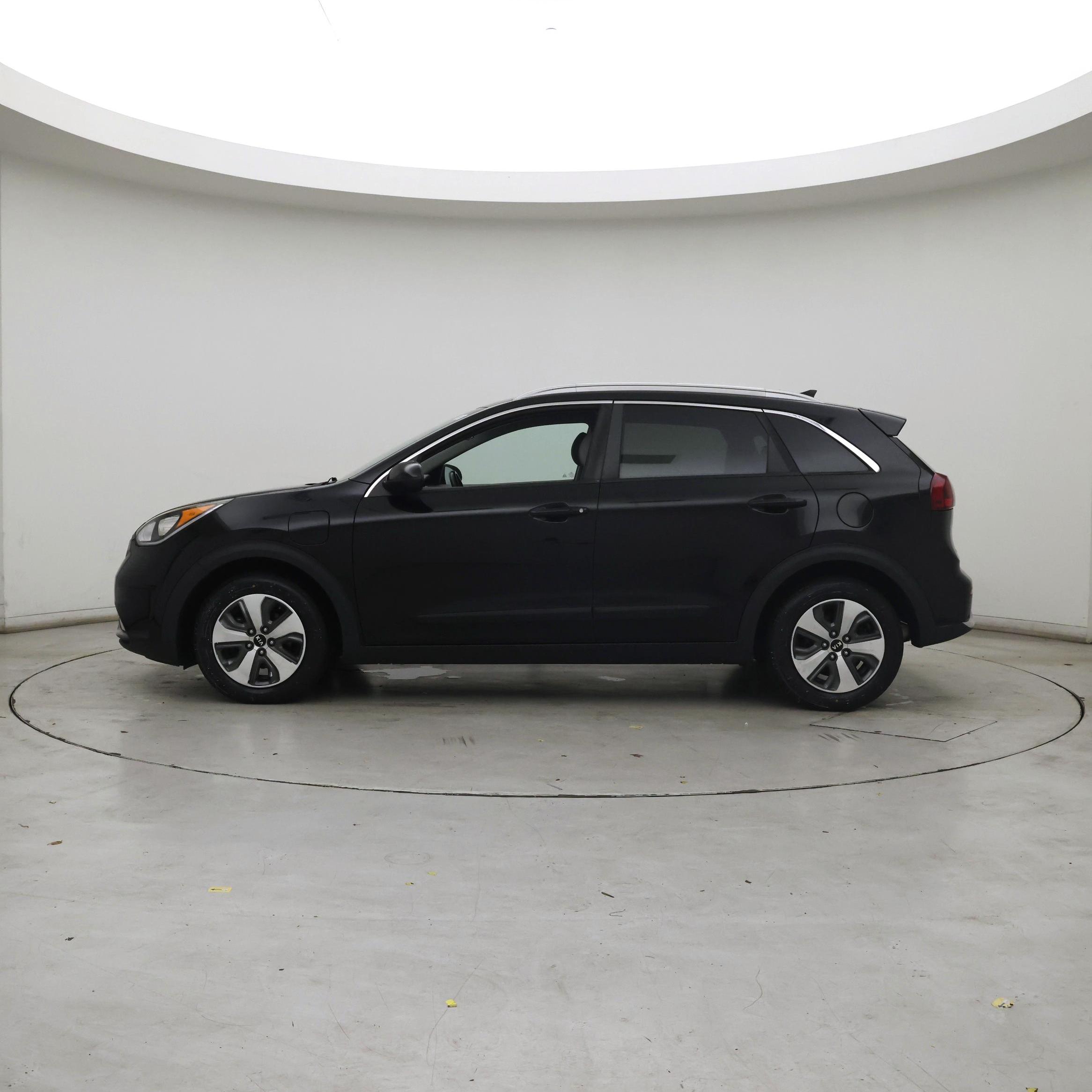 Thumbnail: 2018 Kia Niro - 3