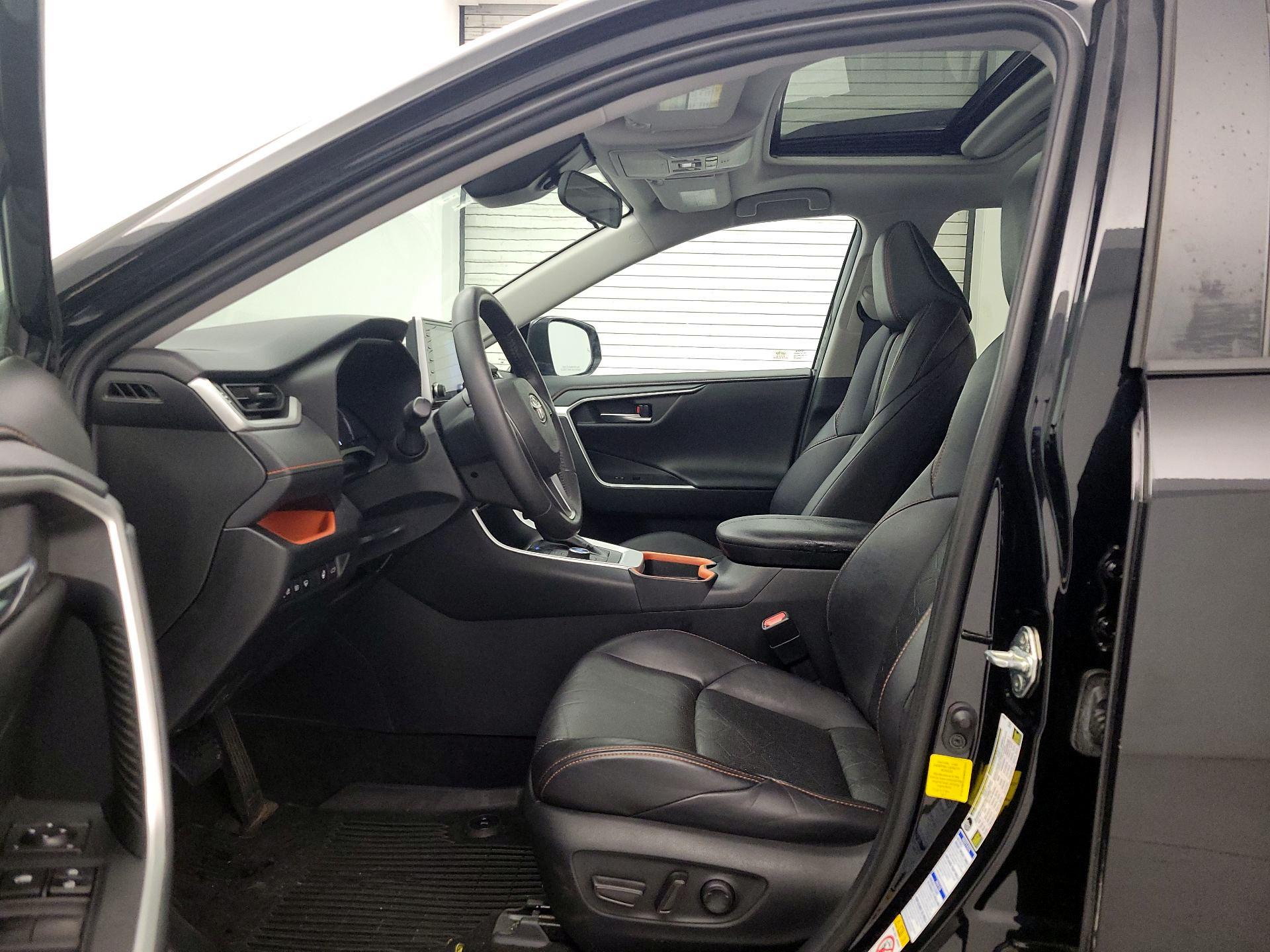 Thumbnail: 2019 Toyota RAV4 - 11