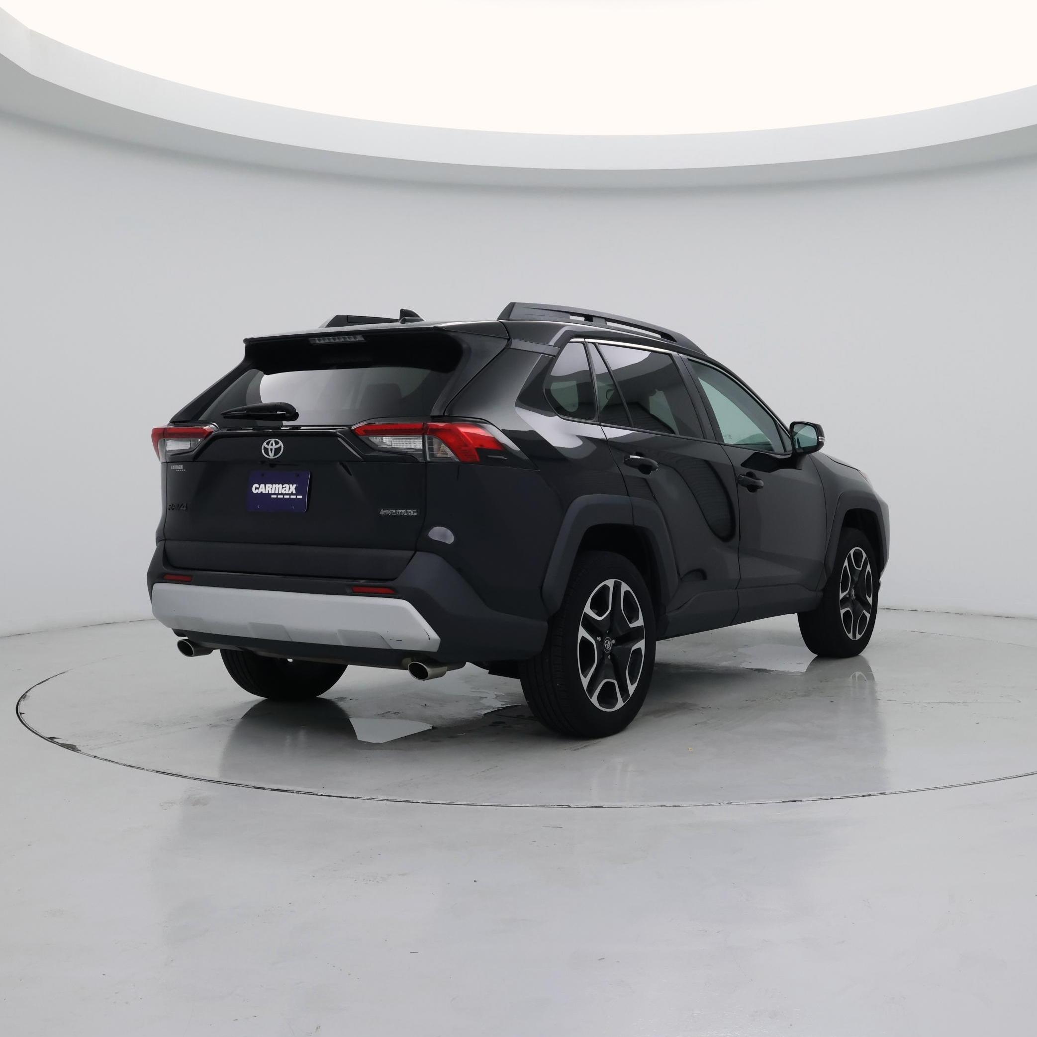 Thumbnail: 2019 Toyota RAV4 - 8