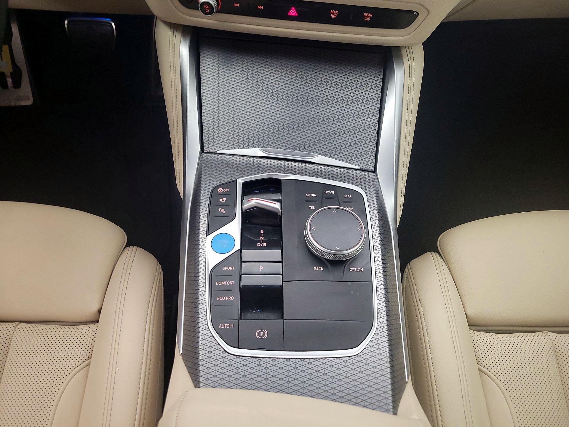 Thumbnail: 2023 BMW i4 - 18