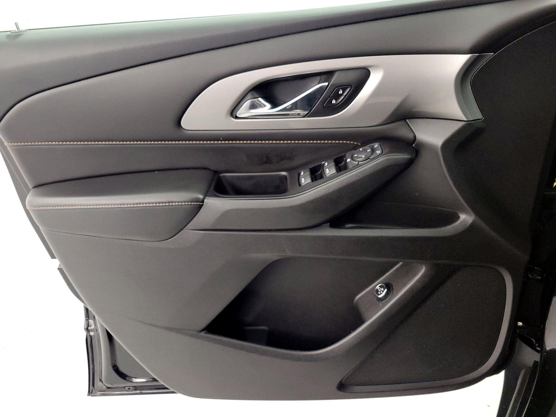 Thumbnail: 2018 Chevrolet Traverse - 12