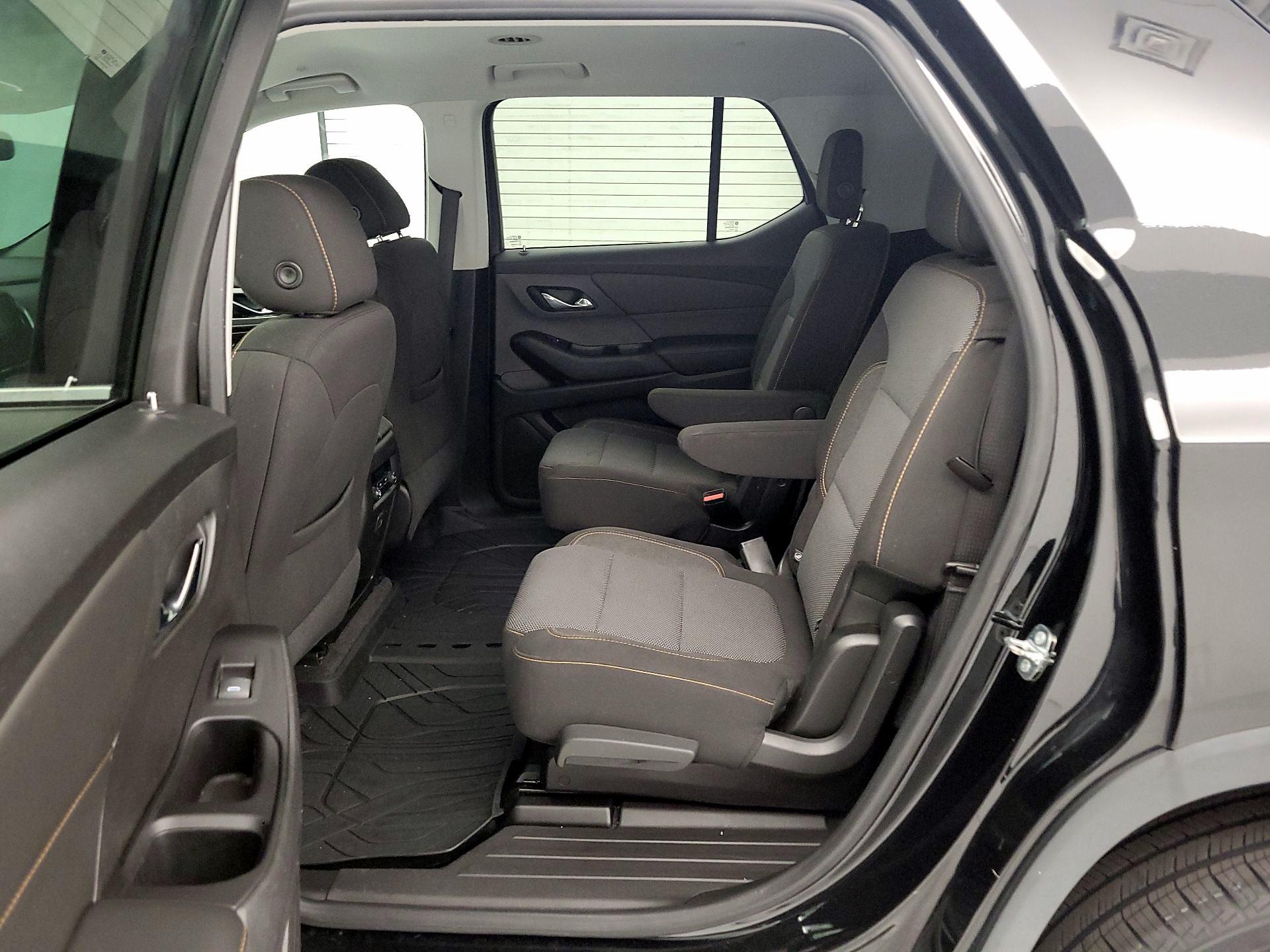 Thumbnail: 2018 Chevrolet Traverse - 19