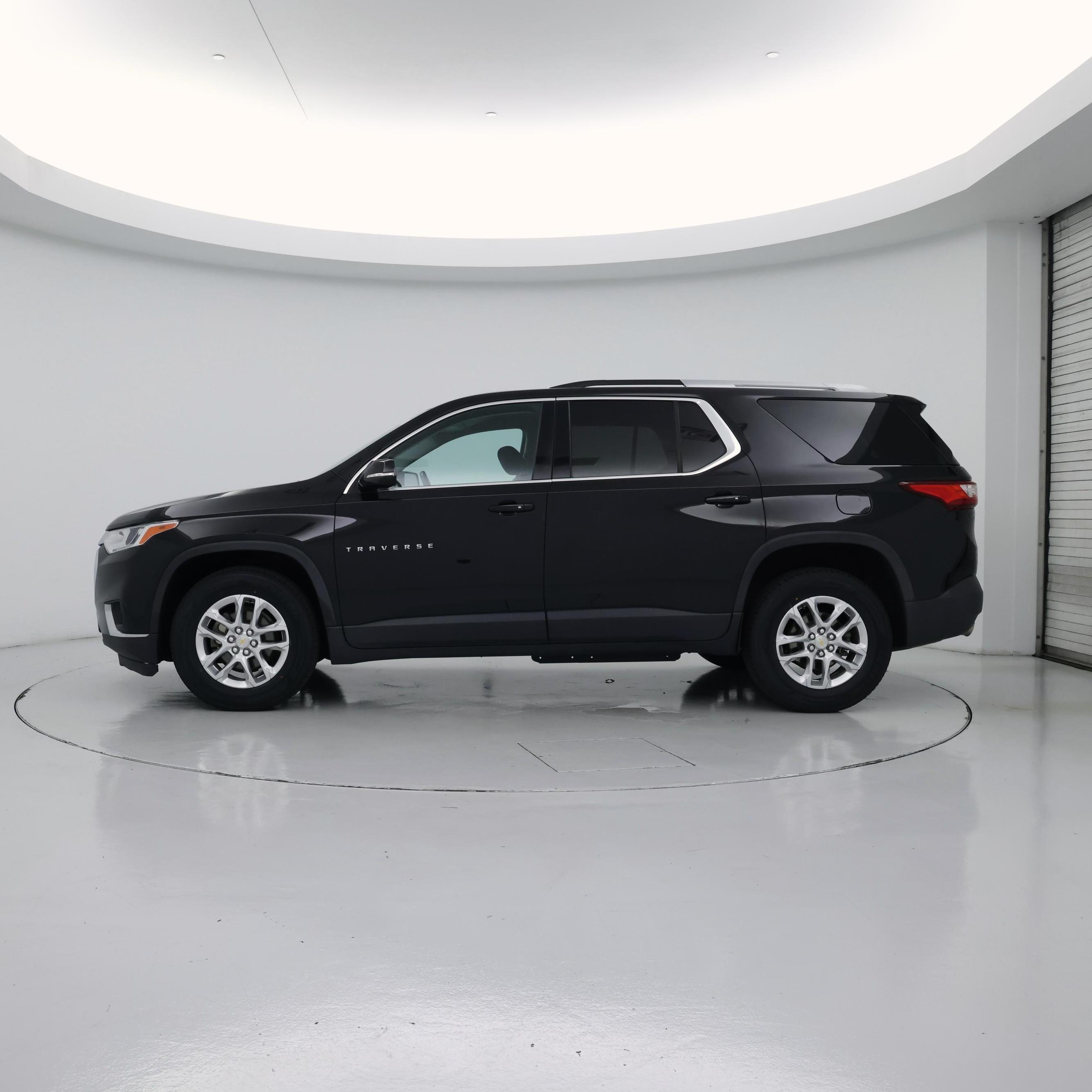 Thumbnail: 2018 Chevrolet Traverse - 3
