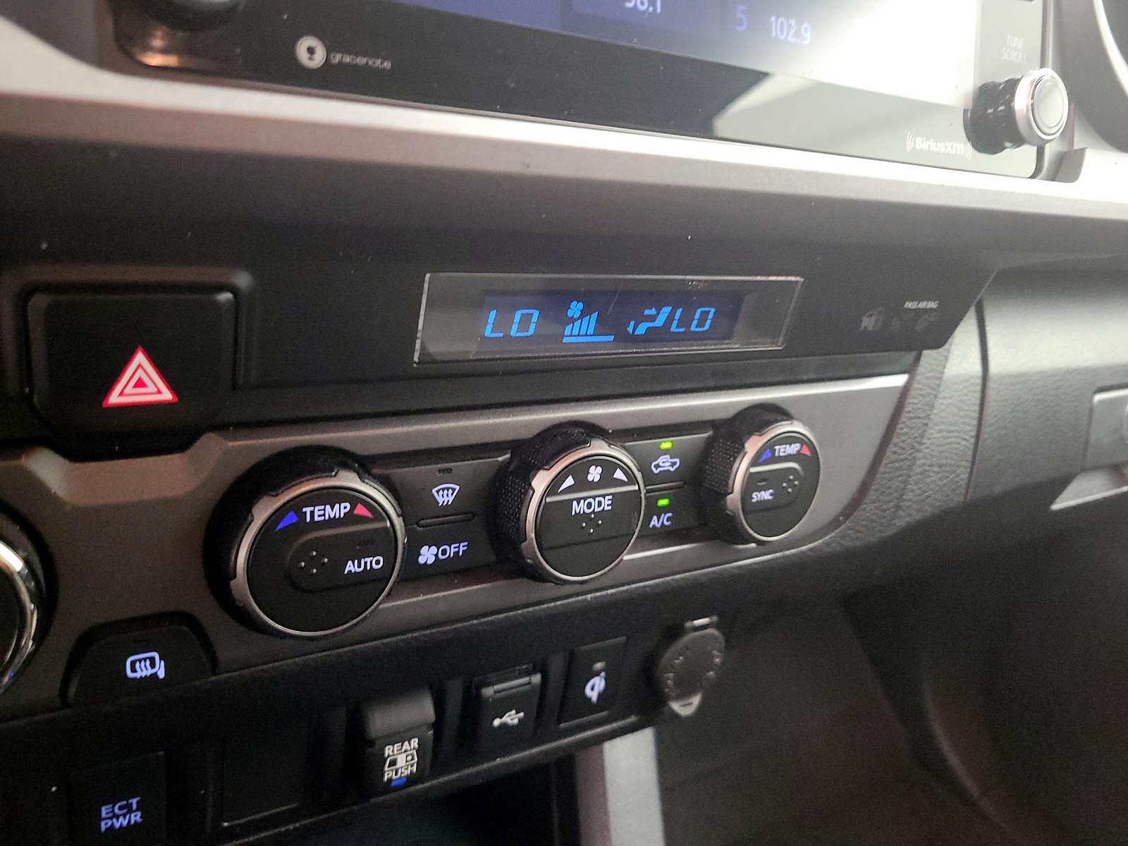 2023 Toyota Tacoma TRD Sport - Photo 17