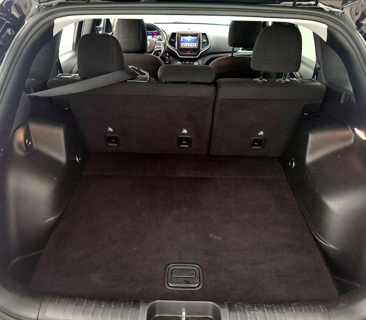 Trunk/Cargo (Seats Up)