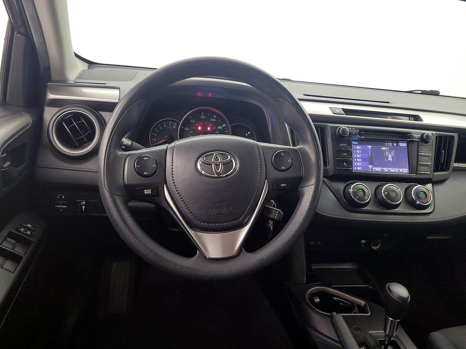 2016 Toyota RAV4 LE - Photo 11