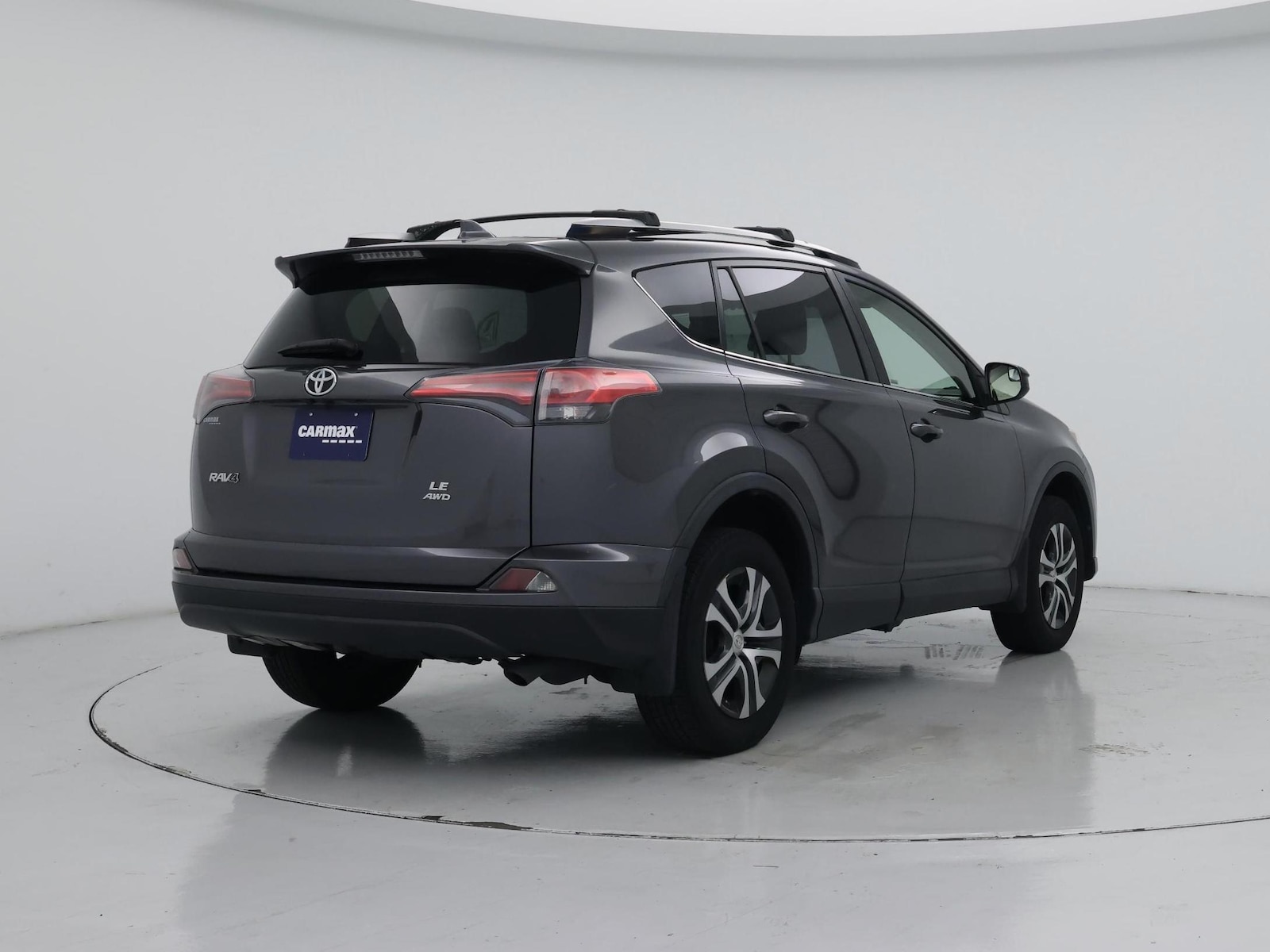 2016 Toyota RAV4 LE - Photo 9