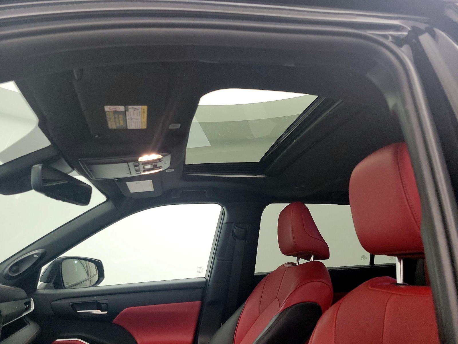 Sunroof(s) & Overhead Airbags