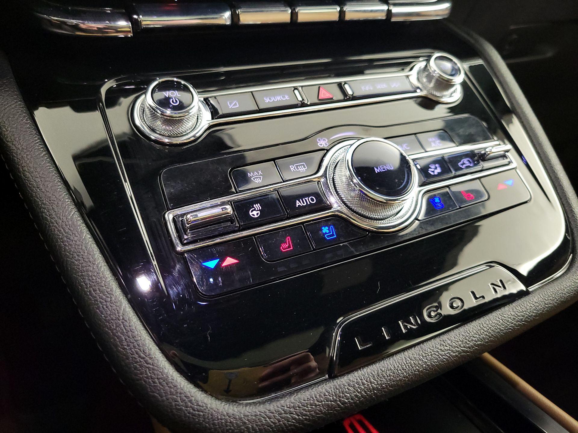 Thumbnail: 2022 Lincoln Corsair - 17