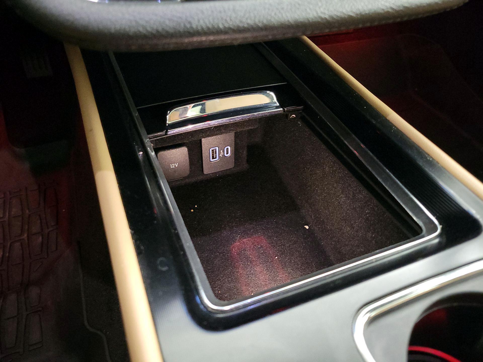 Thumbnail: 2022 Lincoln Corsair - 19