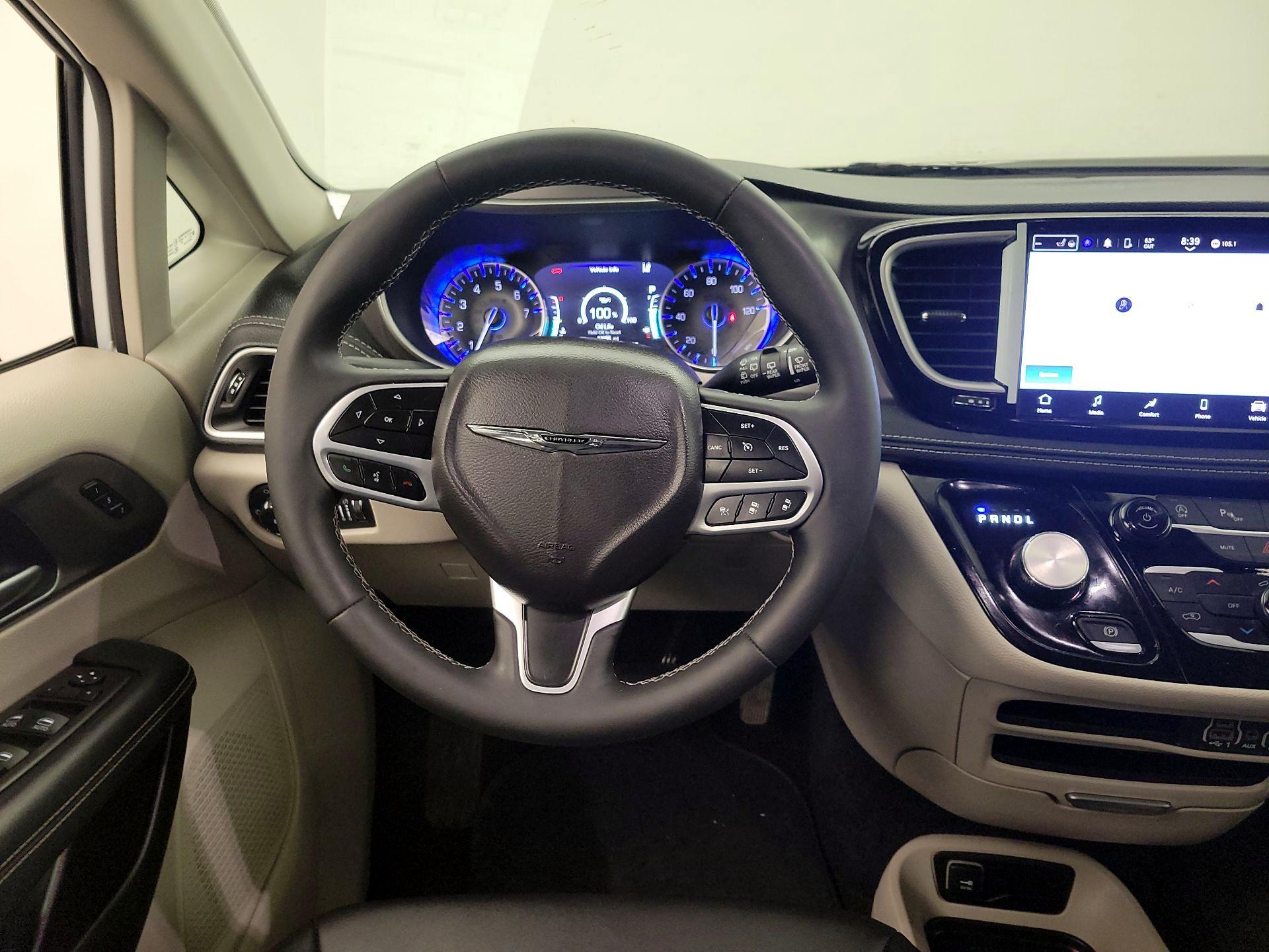 Thumbnail: 2024 Chrysler Pacifica - 10