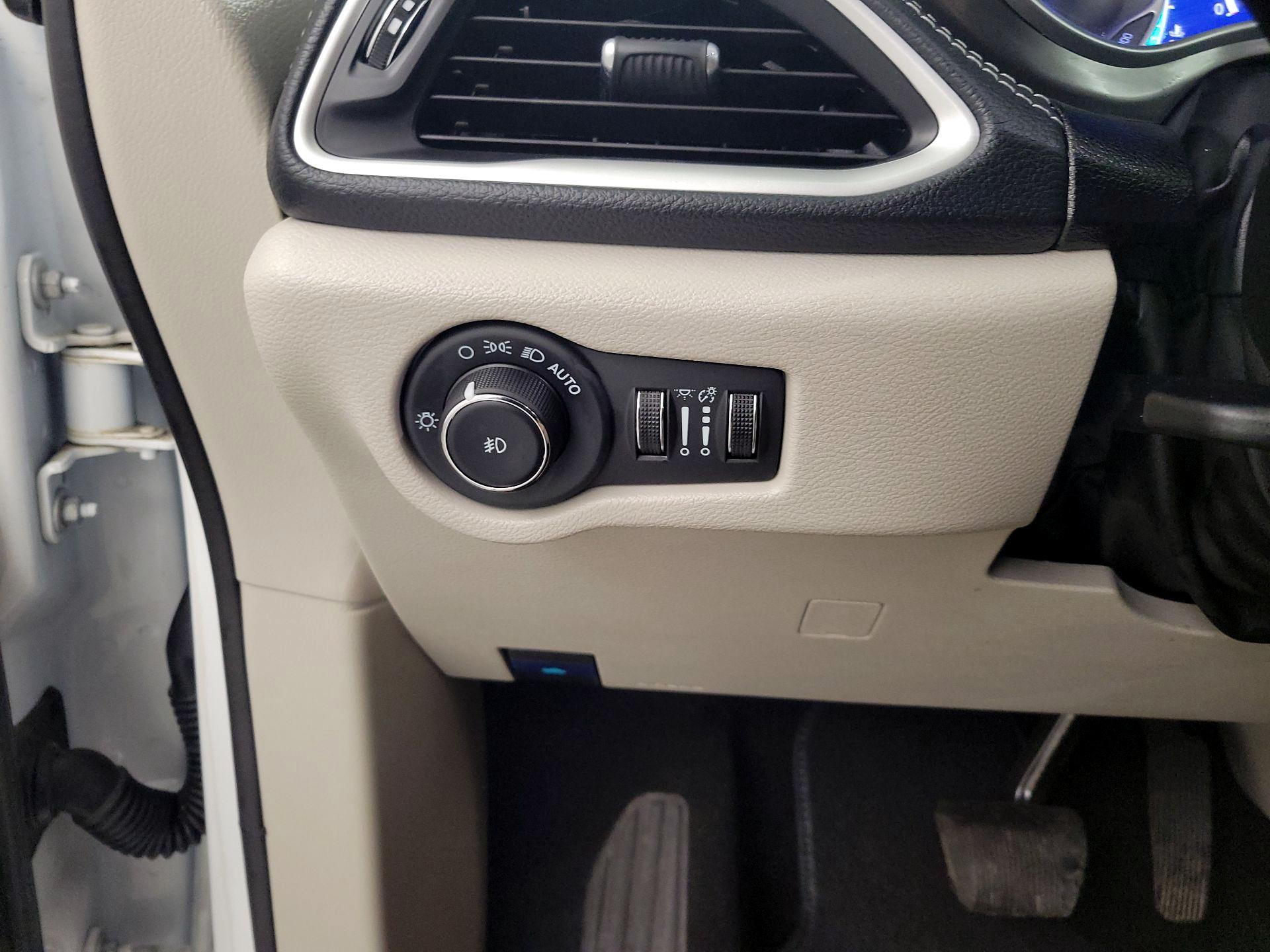 Thumbnail: 2024 Chrysler Pacifica - 13