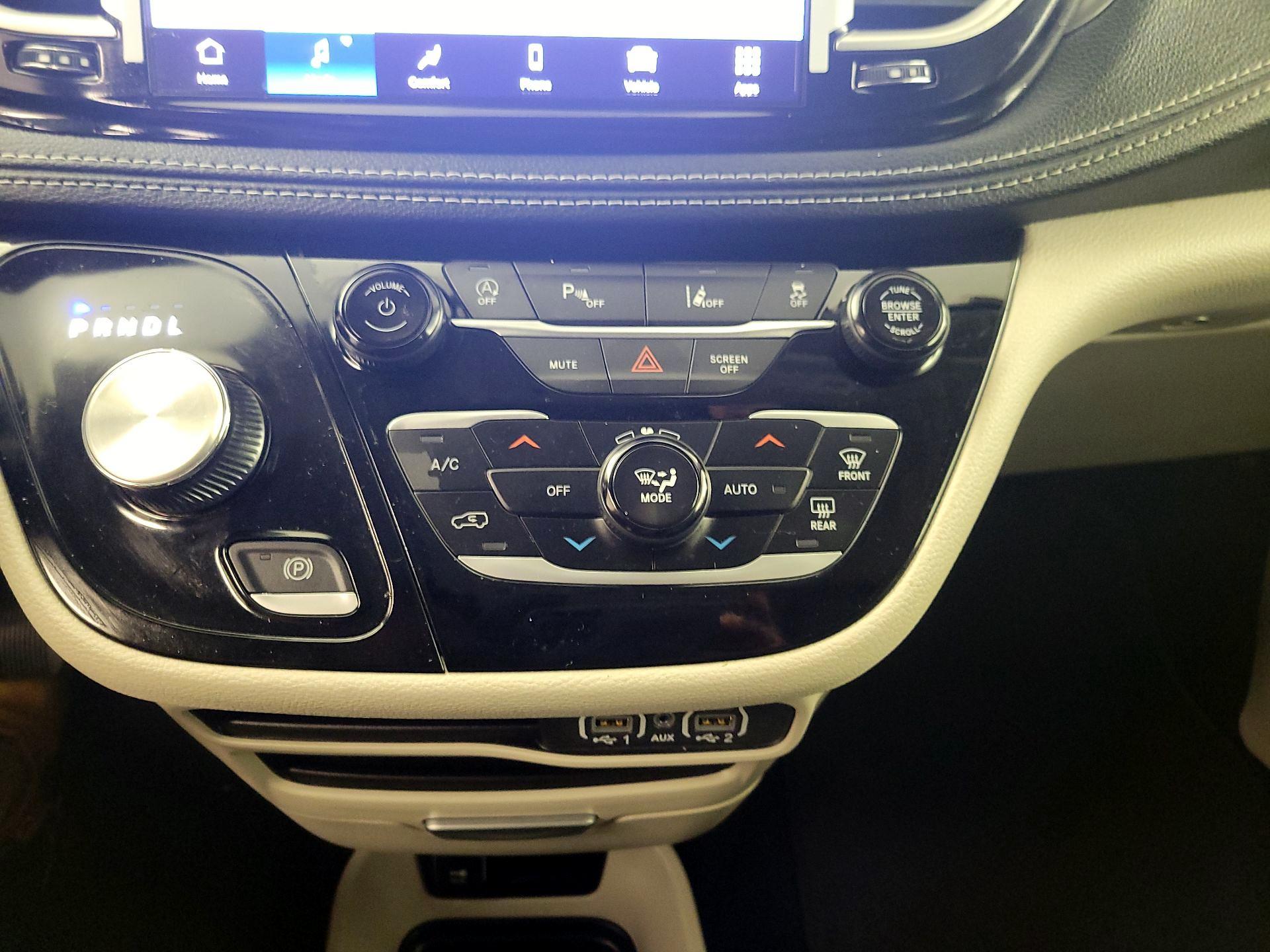 Thumbnail: 2024 Chrysler Pacifica - 16