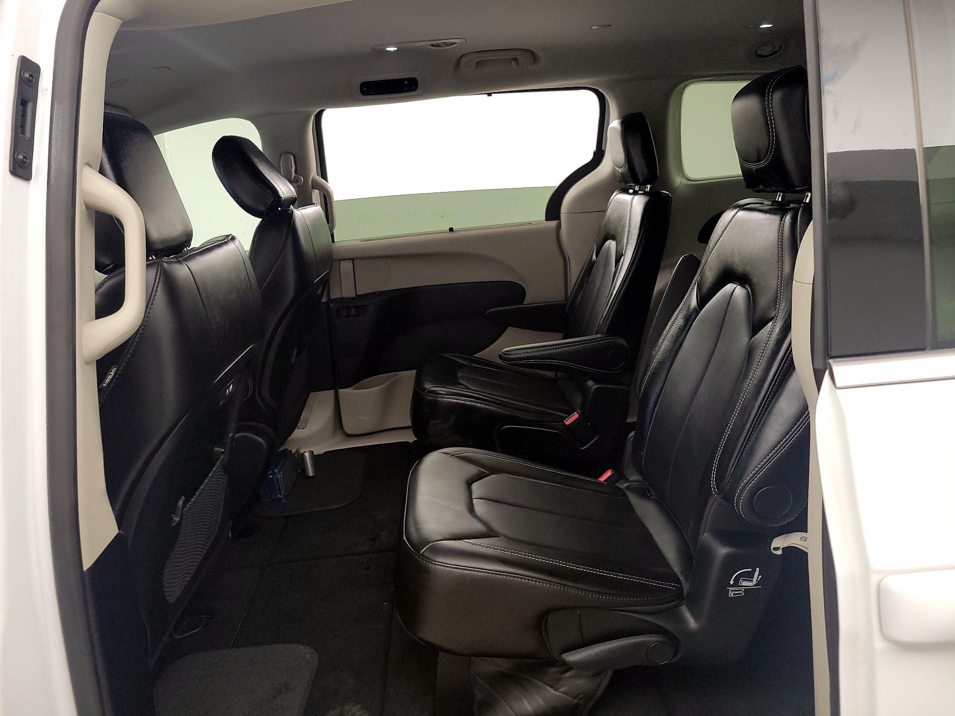 Thumbnail: 2024 Chrysler Pacifica - 19