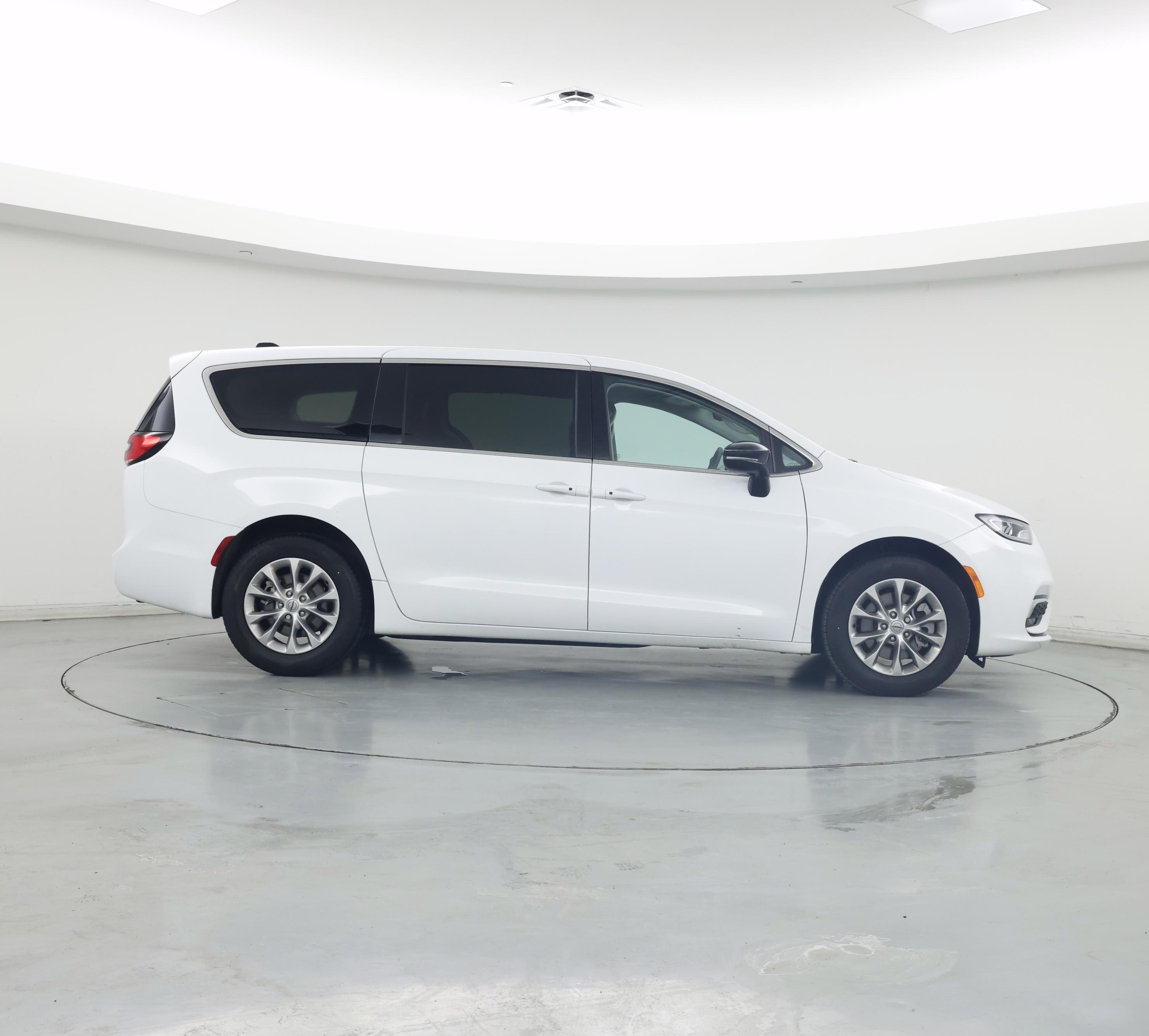 Thumbnail: 2024 Chrysler Pacifica - 7