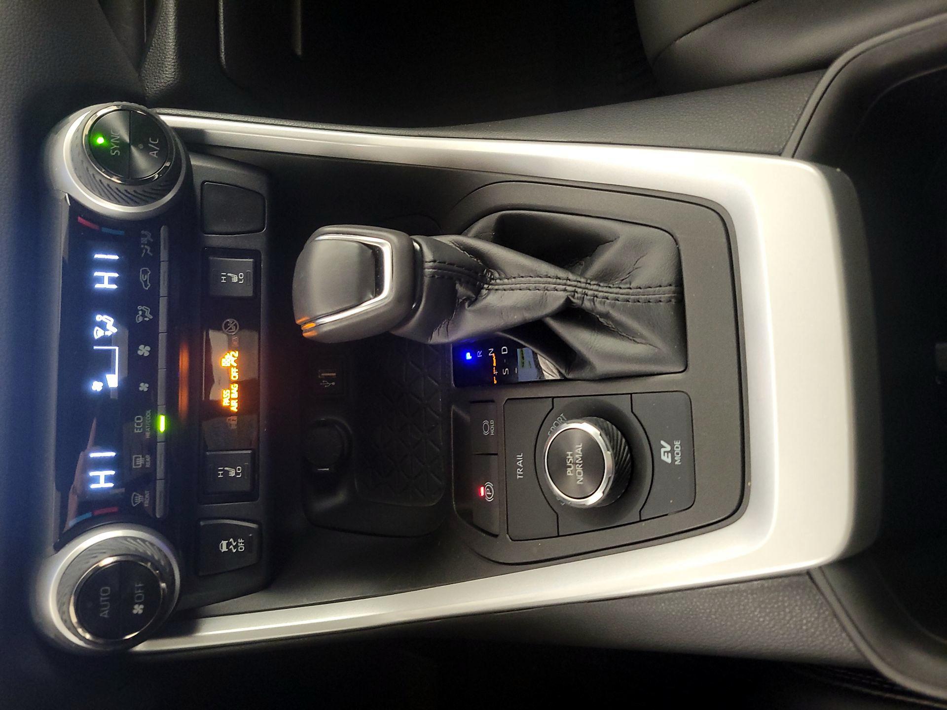 Thumbnail: 2023 Toyota RAV4 - 17