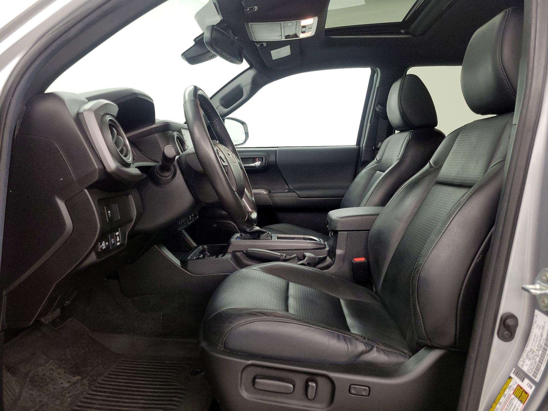 Thumbnail: 2022 Toyota Tacoma - 11