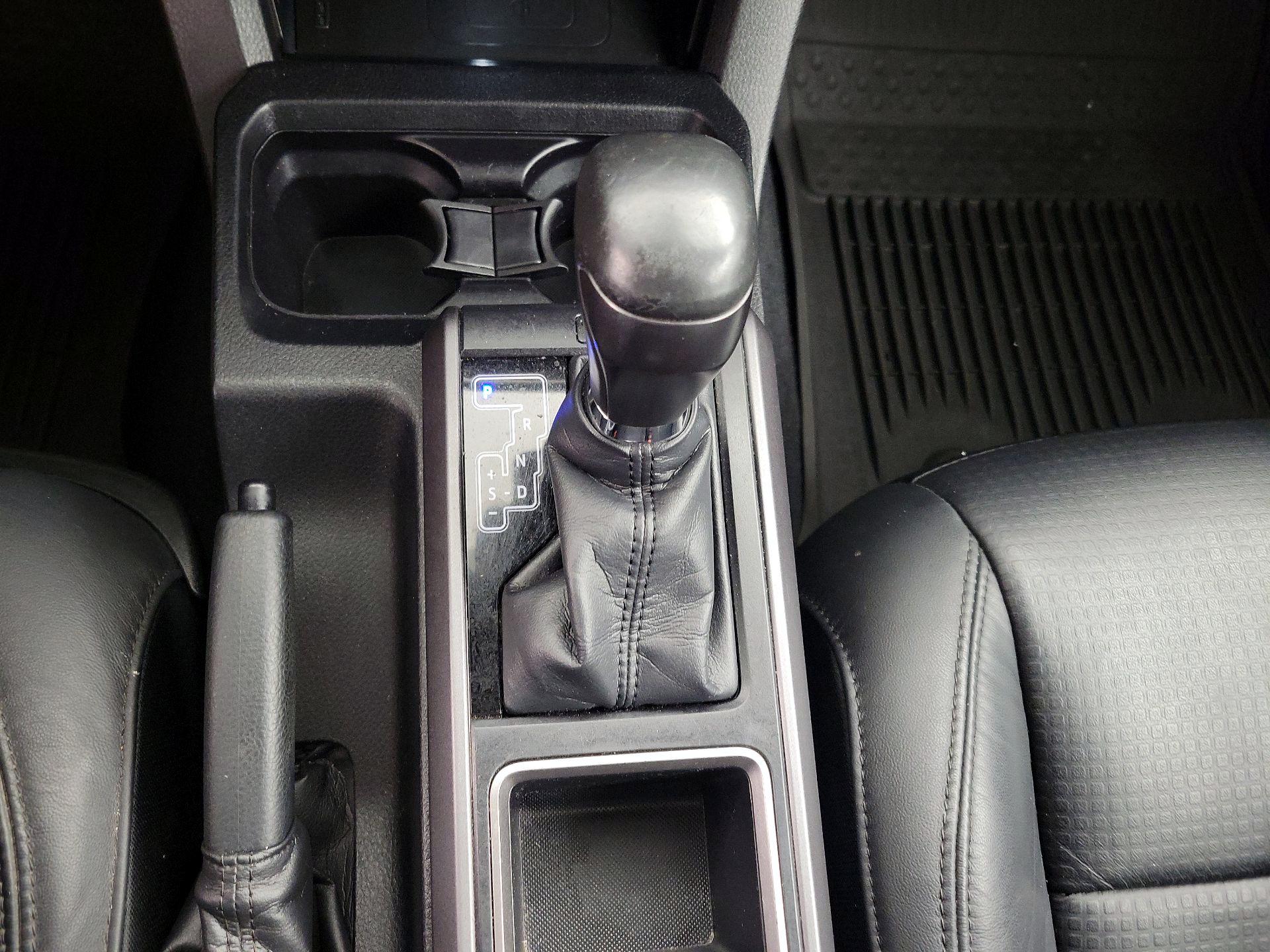 Thumbnail: 2022 Toyota Tacoma - 18