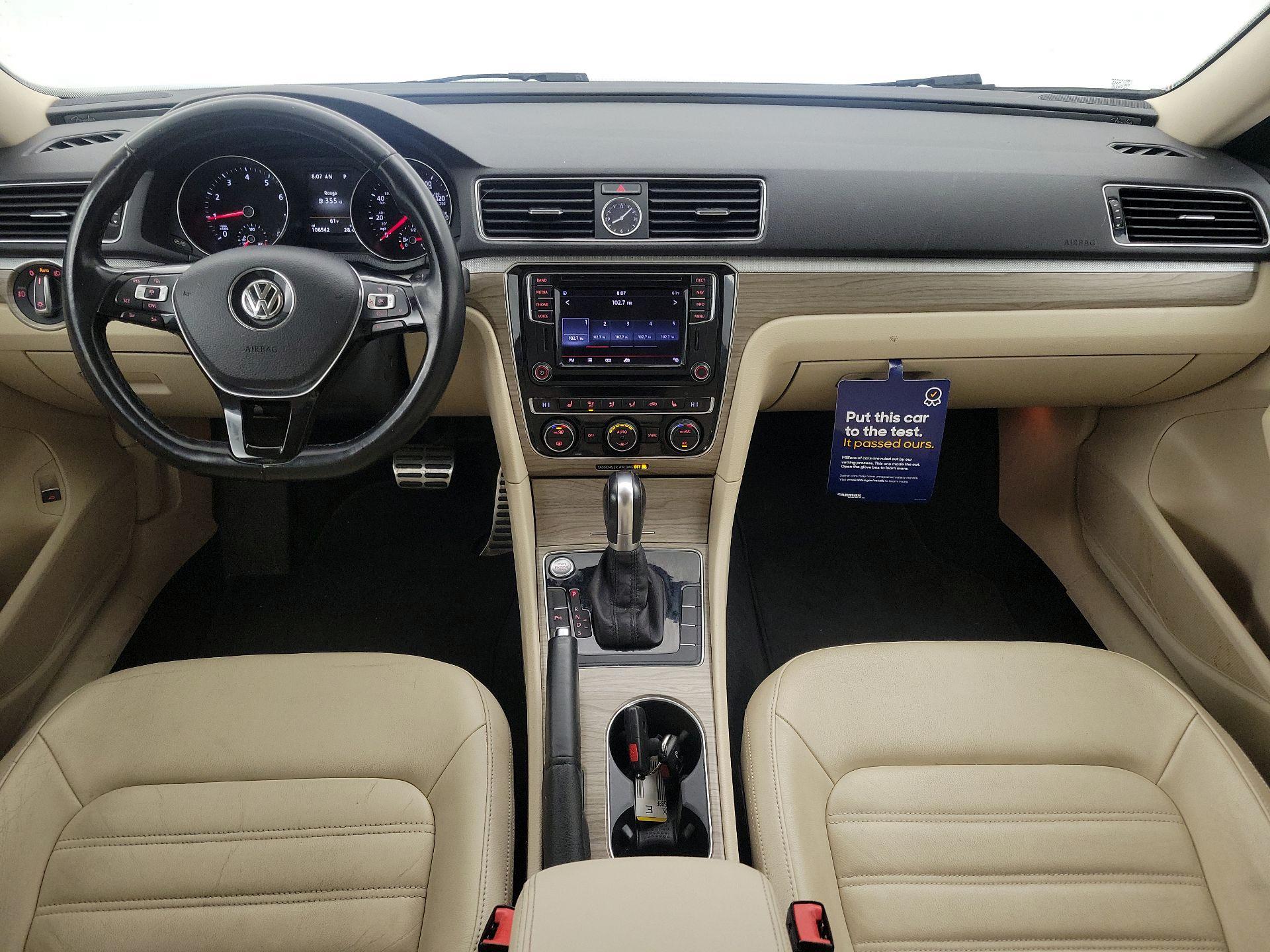 Thumbnail: 2017 Volkswagen Passat - 9