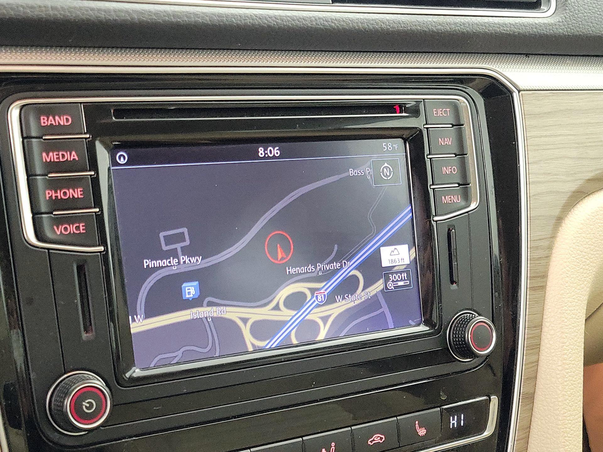 Thumbnail: 2017 Volkswagen Passat - 14