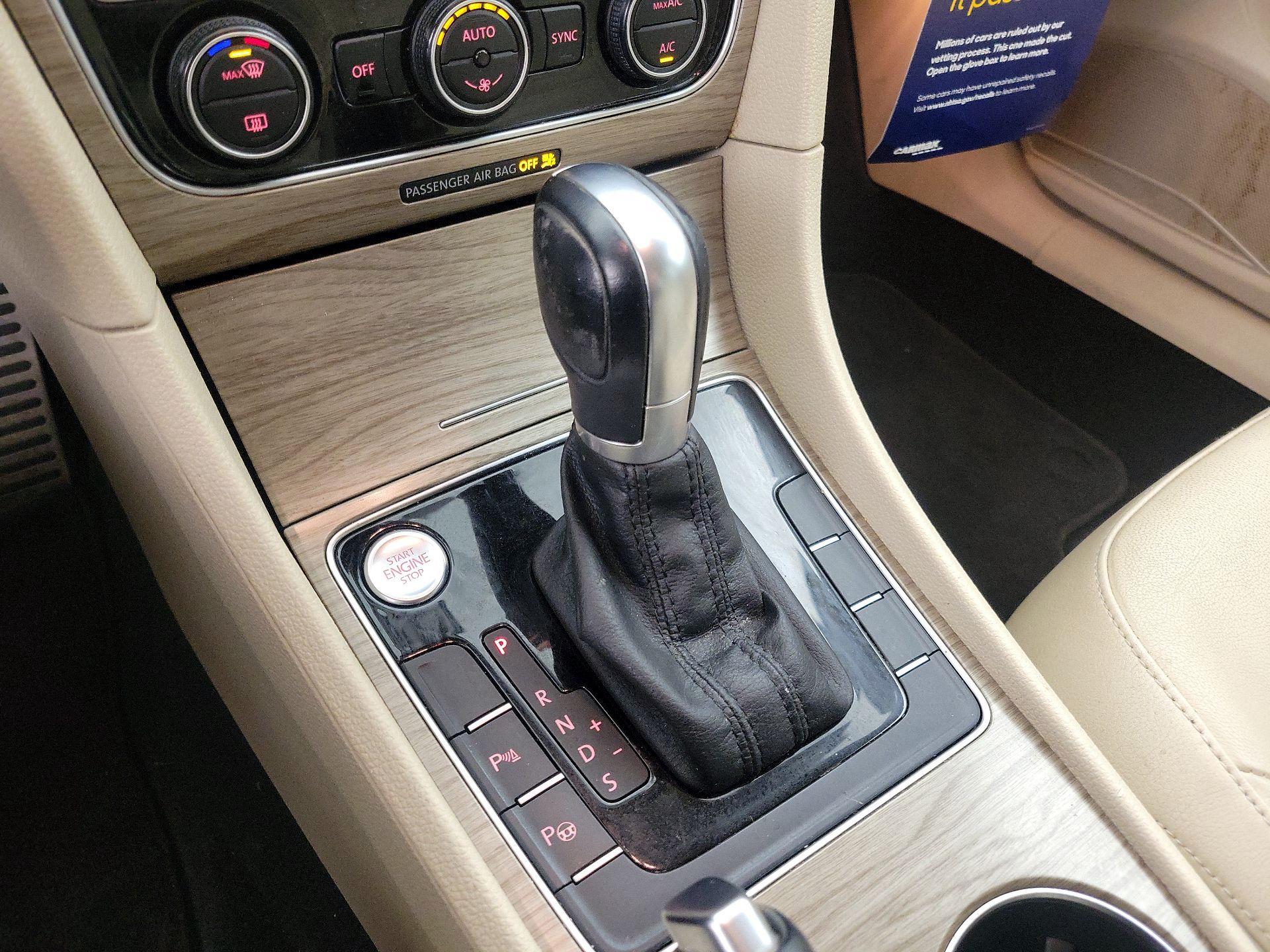 Thumbnail: 2017 Volkswagen Passat - 18