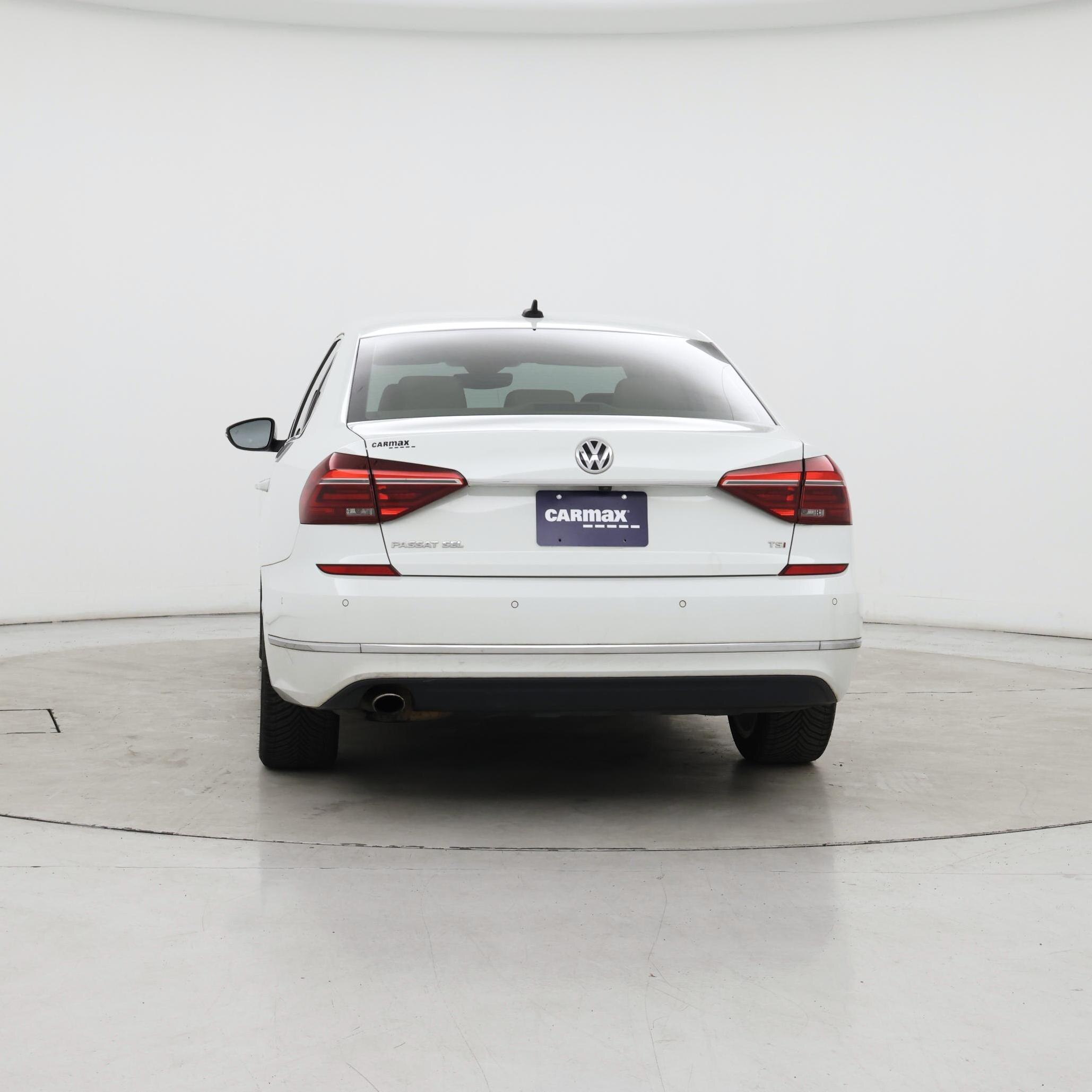 Thumbnail: 2017 Volkswagen Passat - 6