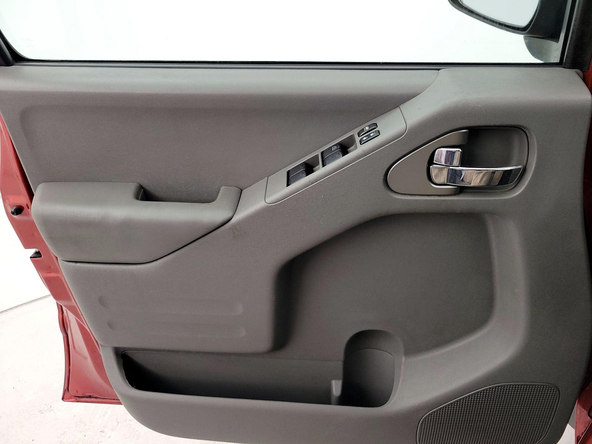 Thumbnail: 2015 Nissan Frontier - 12