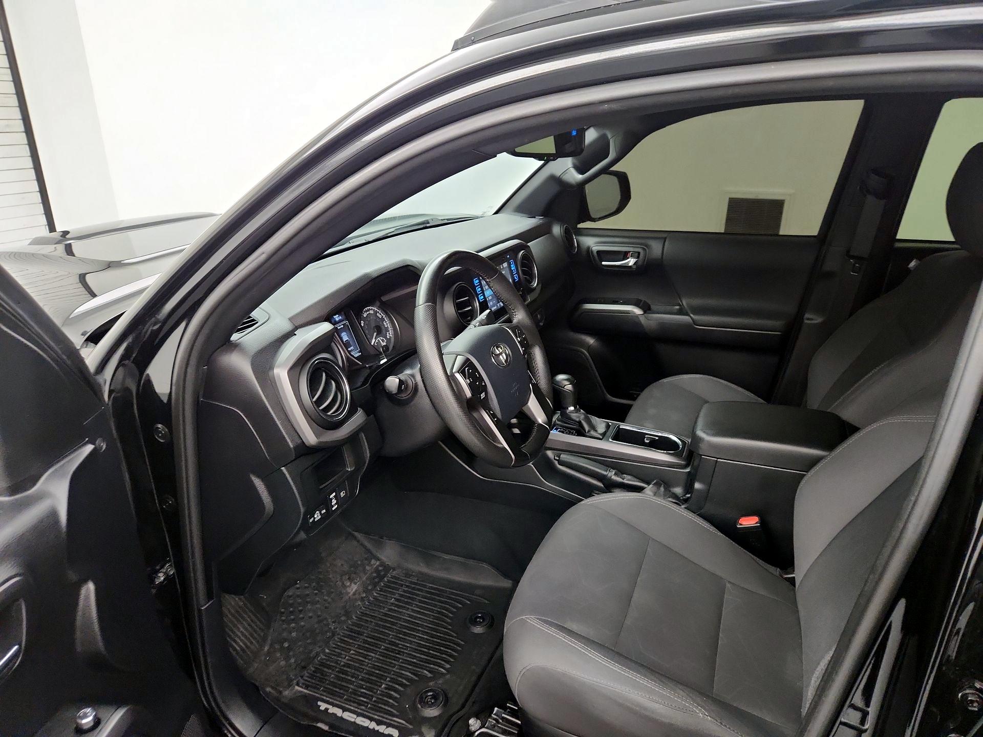 Thumbnail: 2018 Toyota Tacoma - 11