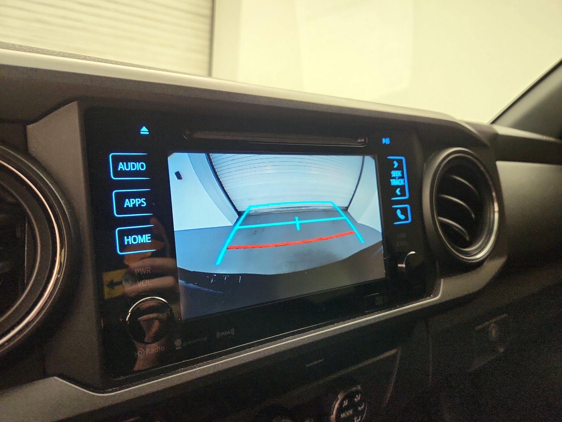 Thumbnail: 2018 Toyota Tacoma - 14