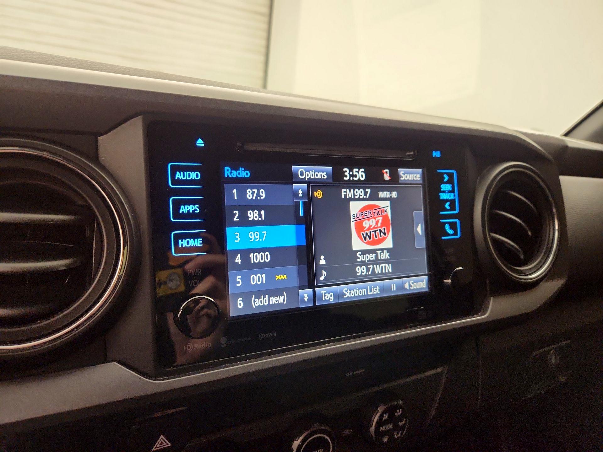 Thumbnail: 2018 Toyota Tacoma - 15