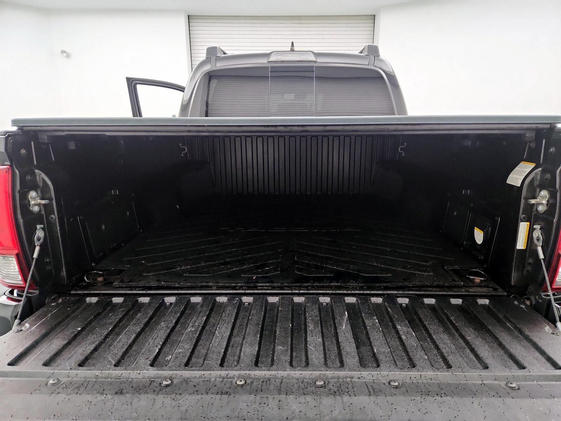 Thumbnail: 2018 Toyota Tacoma - 20