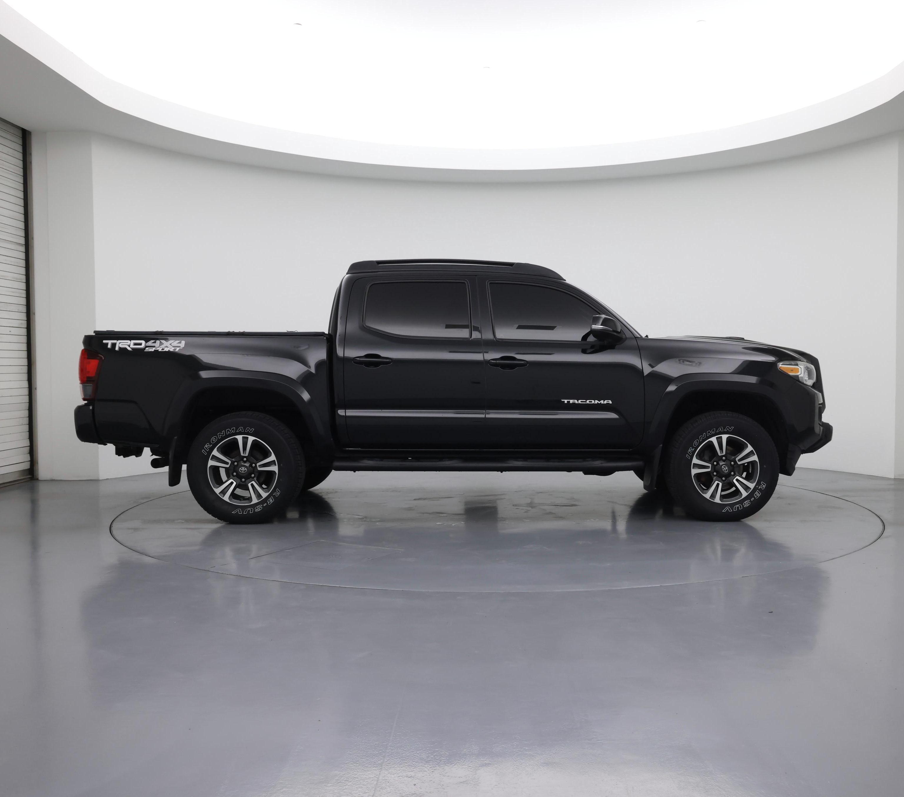 Thumbnail: 2018 Toyota Tacoma - 7