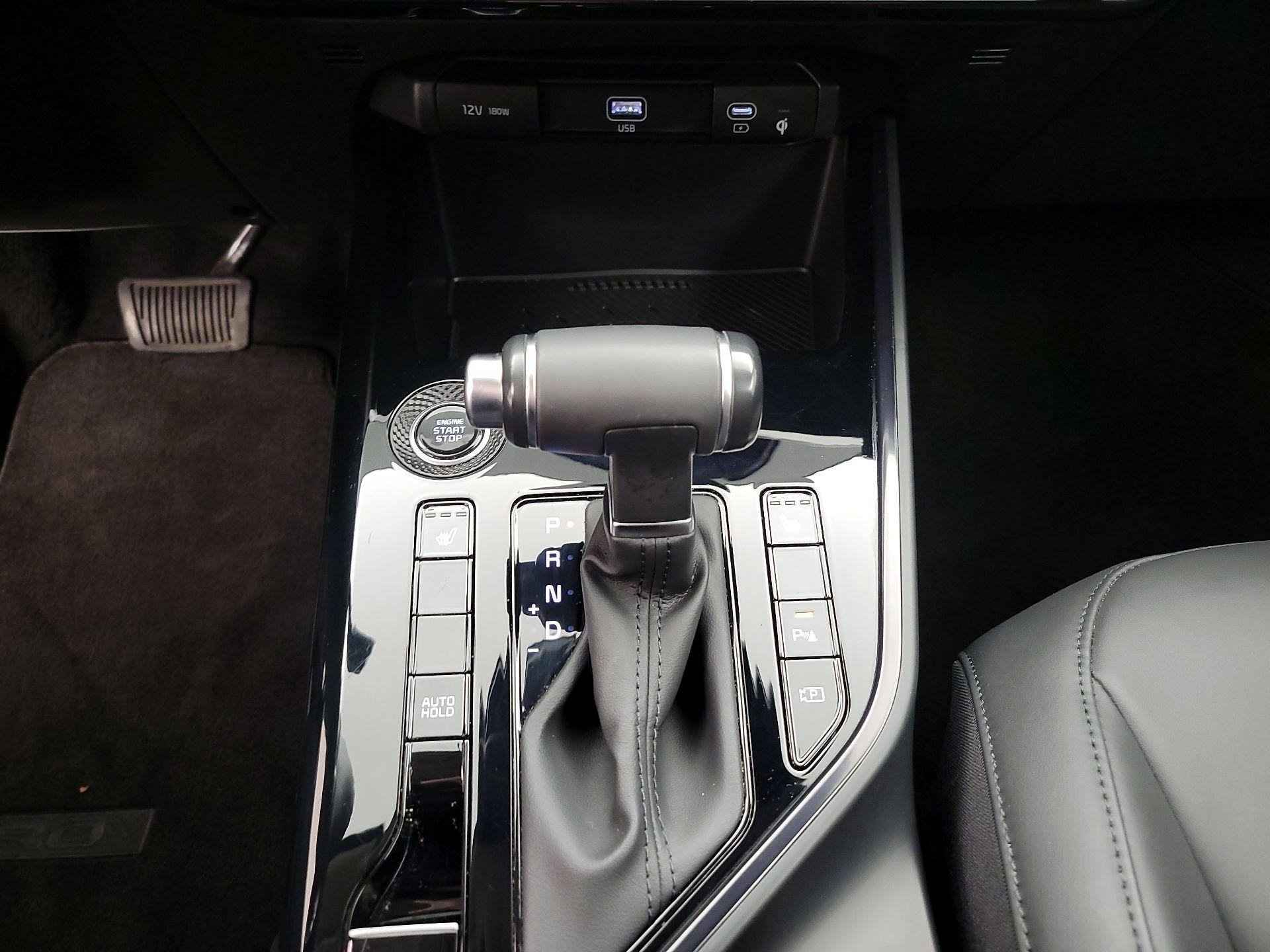 Thumbnail: 2023 Kia Niro - 18