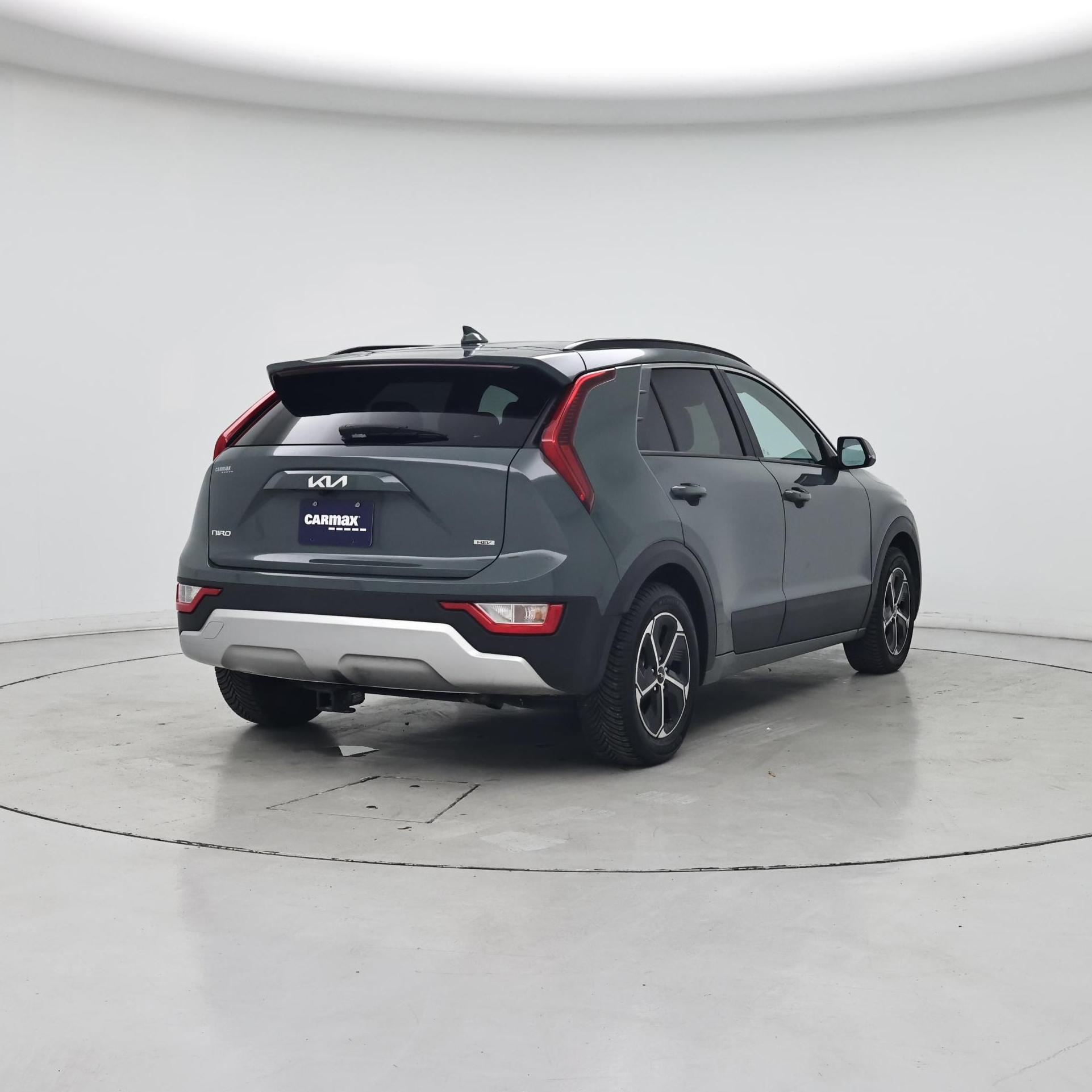 Thumbnail: 2023 Kia Niro - 8