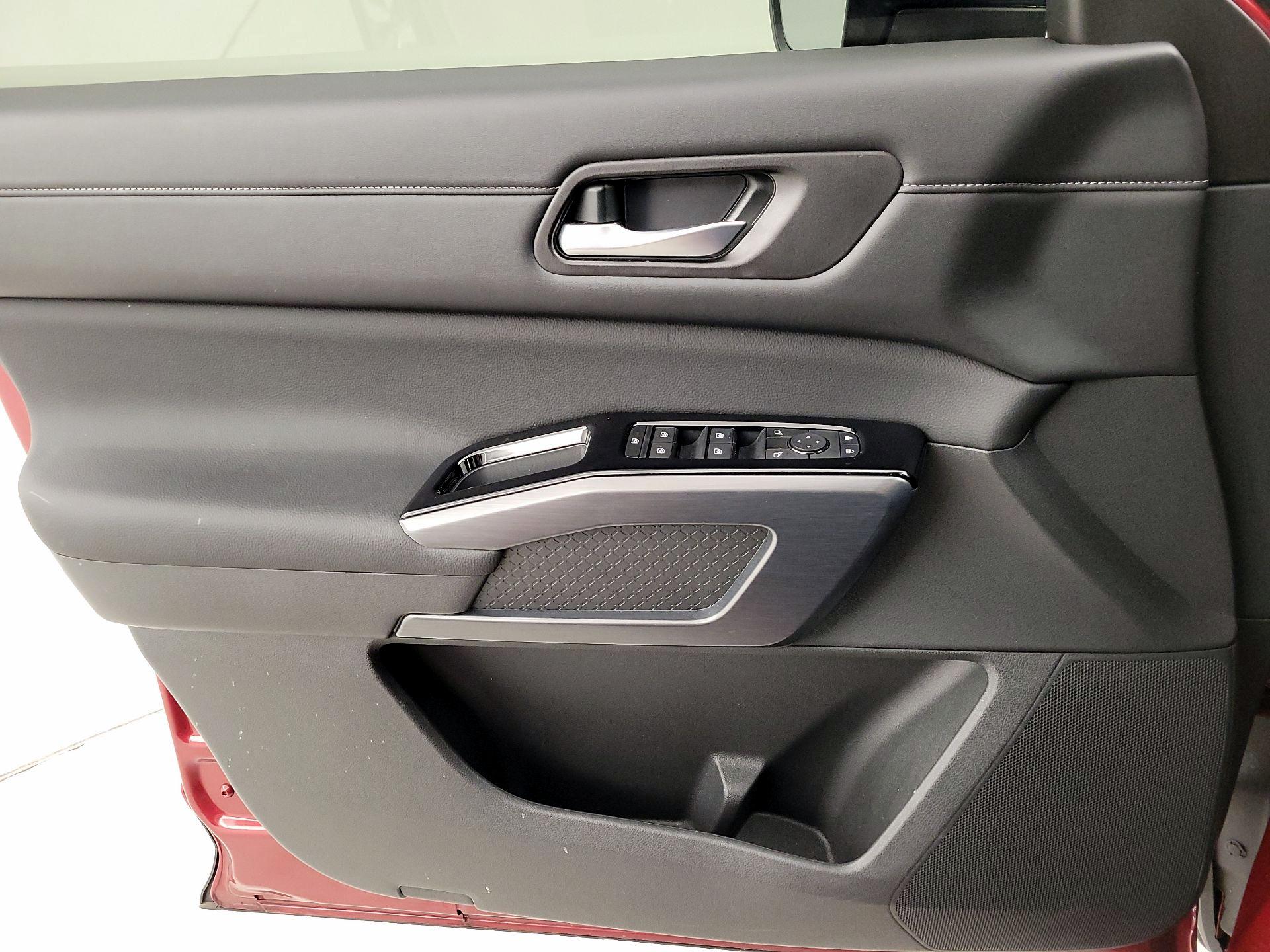 Thumbnail: 2024 Nissan Pathfinder - 12