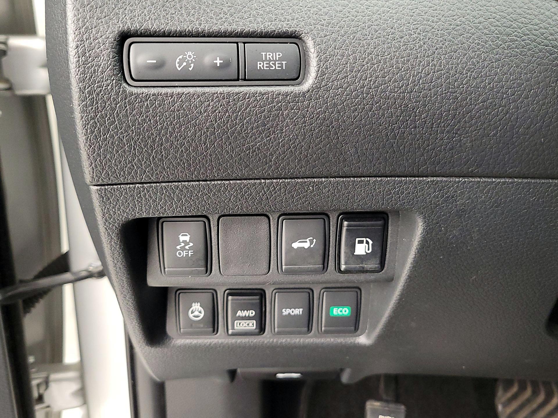 Thumbnail: 2018 Nissan Rogue - 13