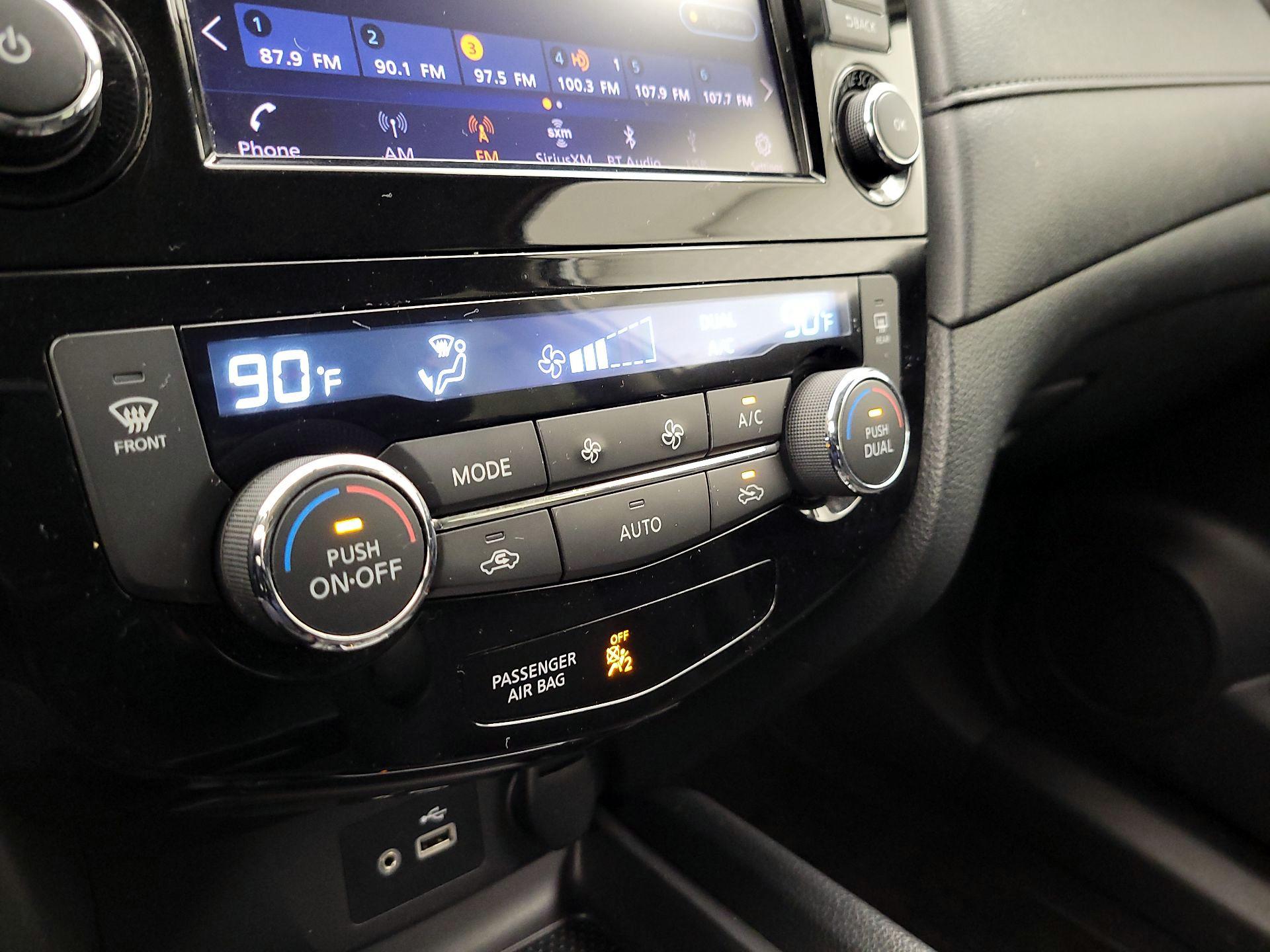 Thumbnail: 2018 Nissan Rogue - 17