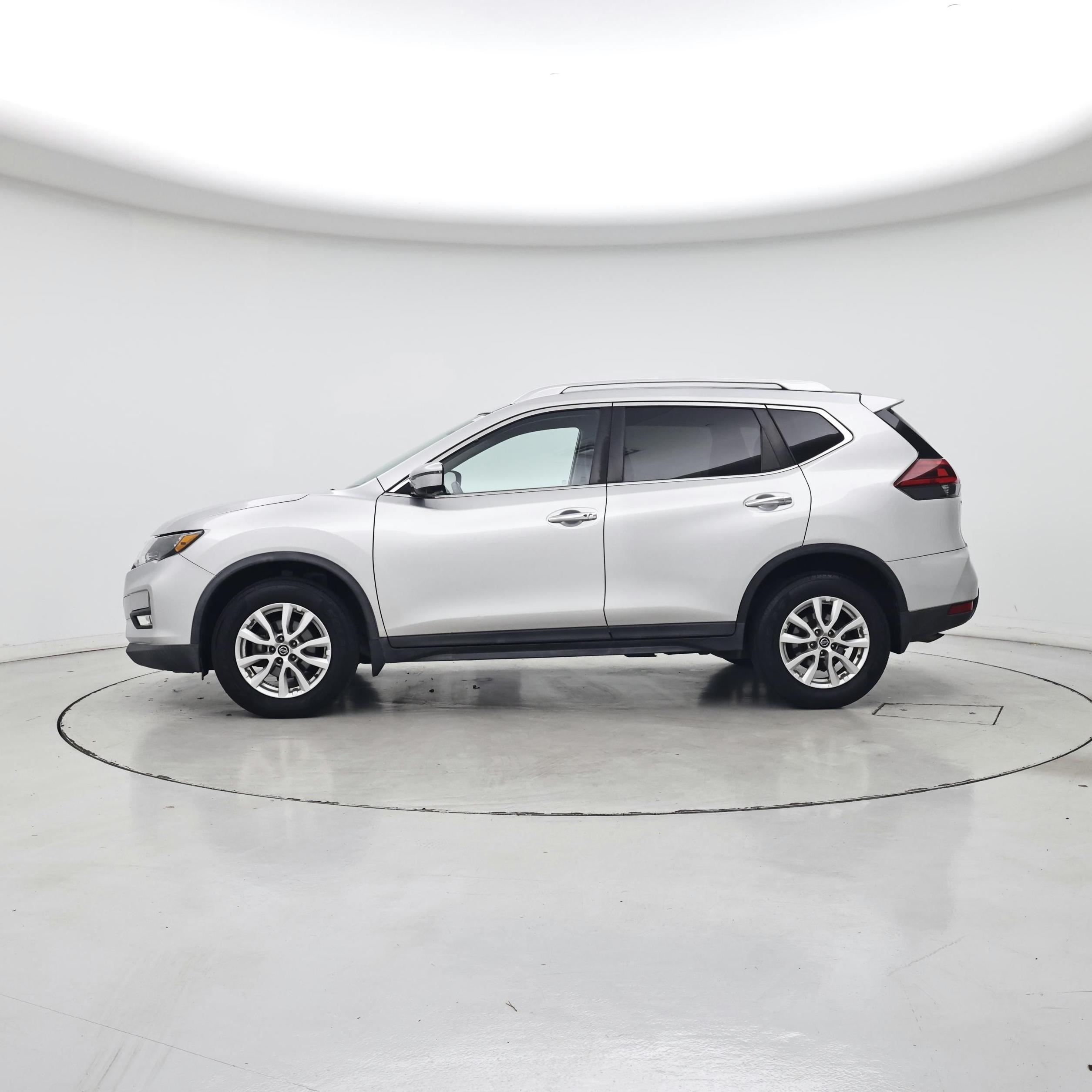 Thumbnail: 2018 Nissan Rogue - 3