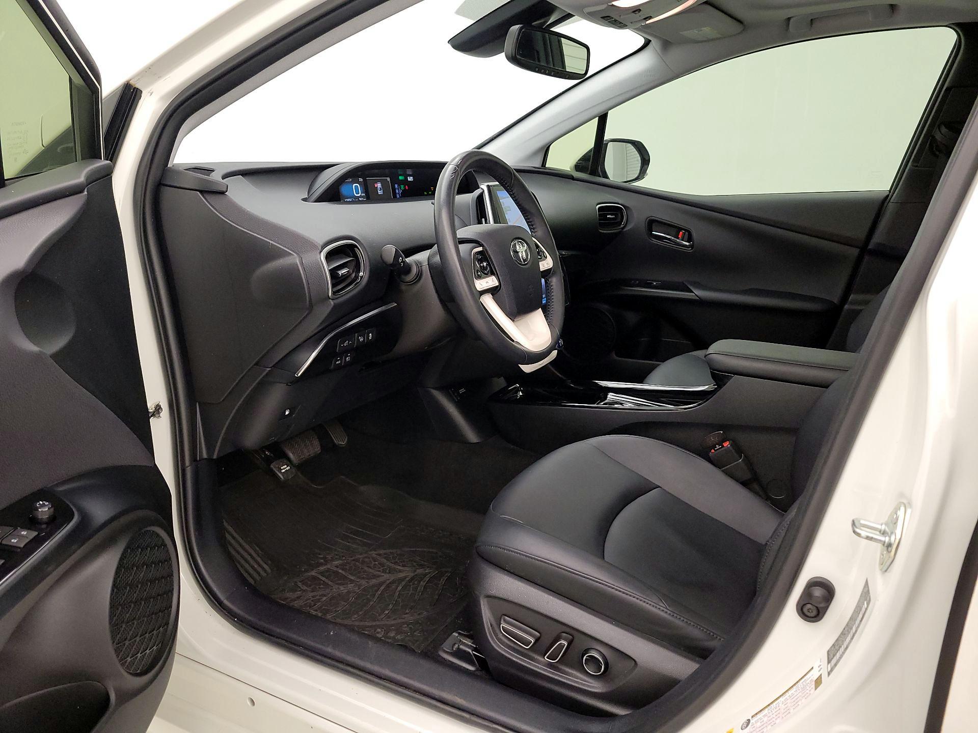 Thumbnail: 2018 Toyota Prius - 11