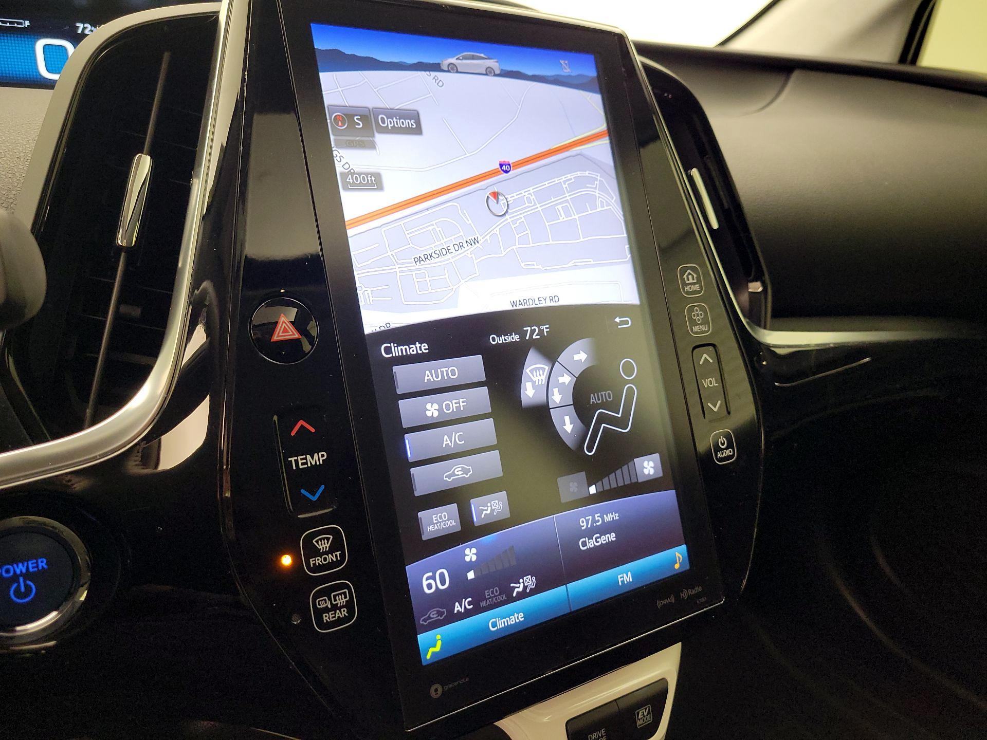 Thumbnail: 2018 Toyota Prius - 17