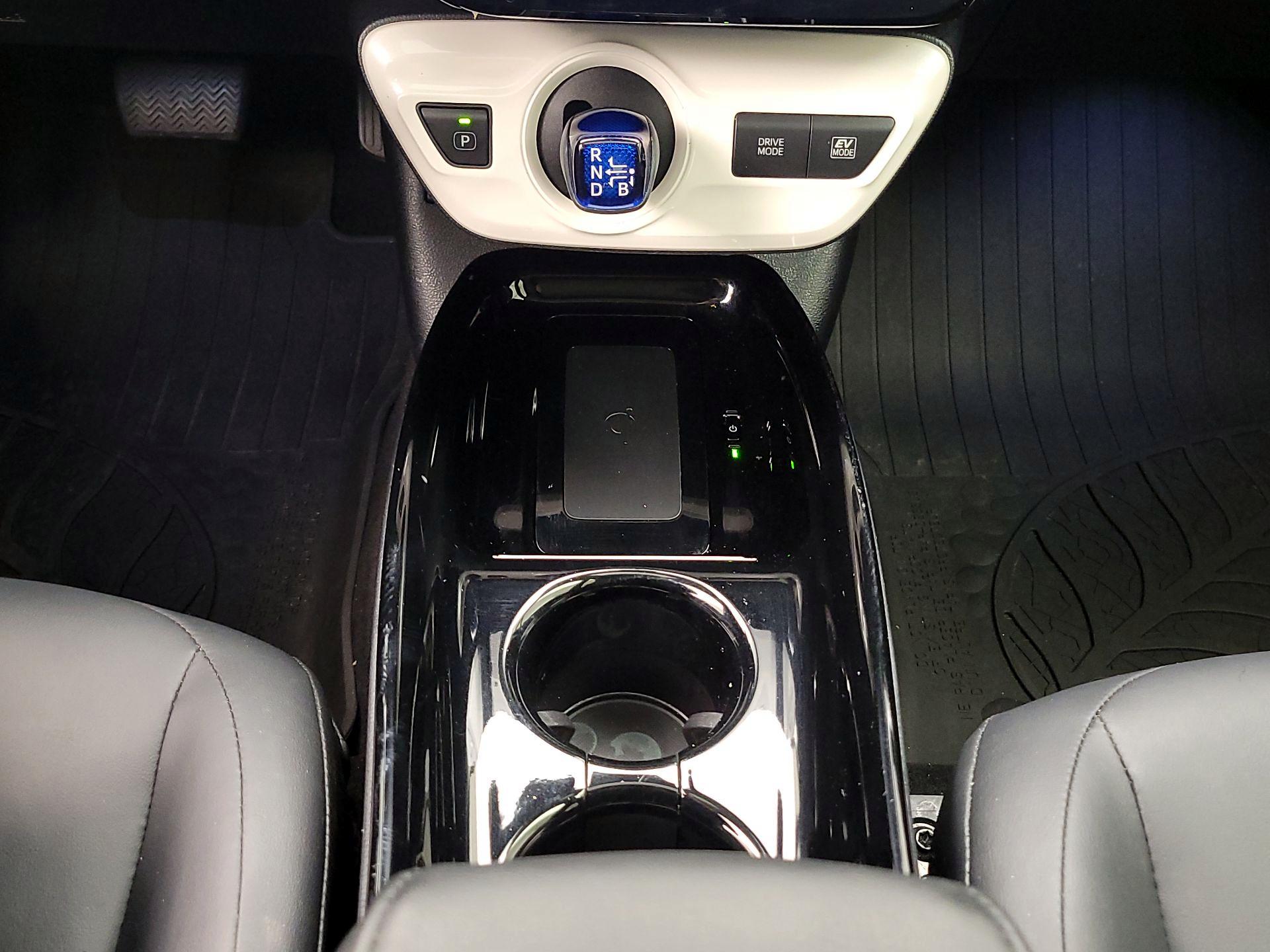 Thumbnail: 2018 Toyota Prius - 18