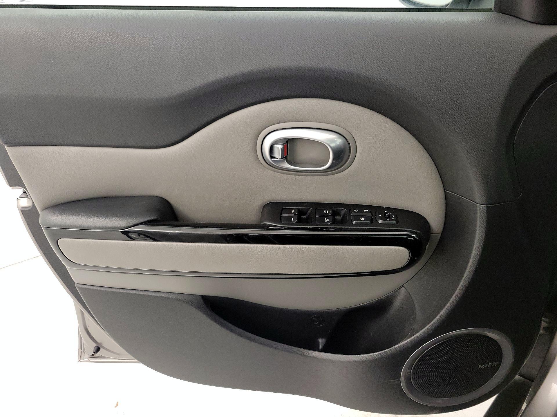 Thumbnail: 2015 Kia Soul - 12