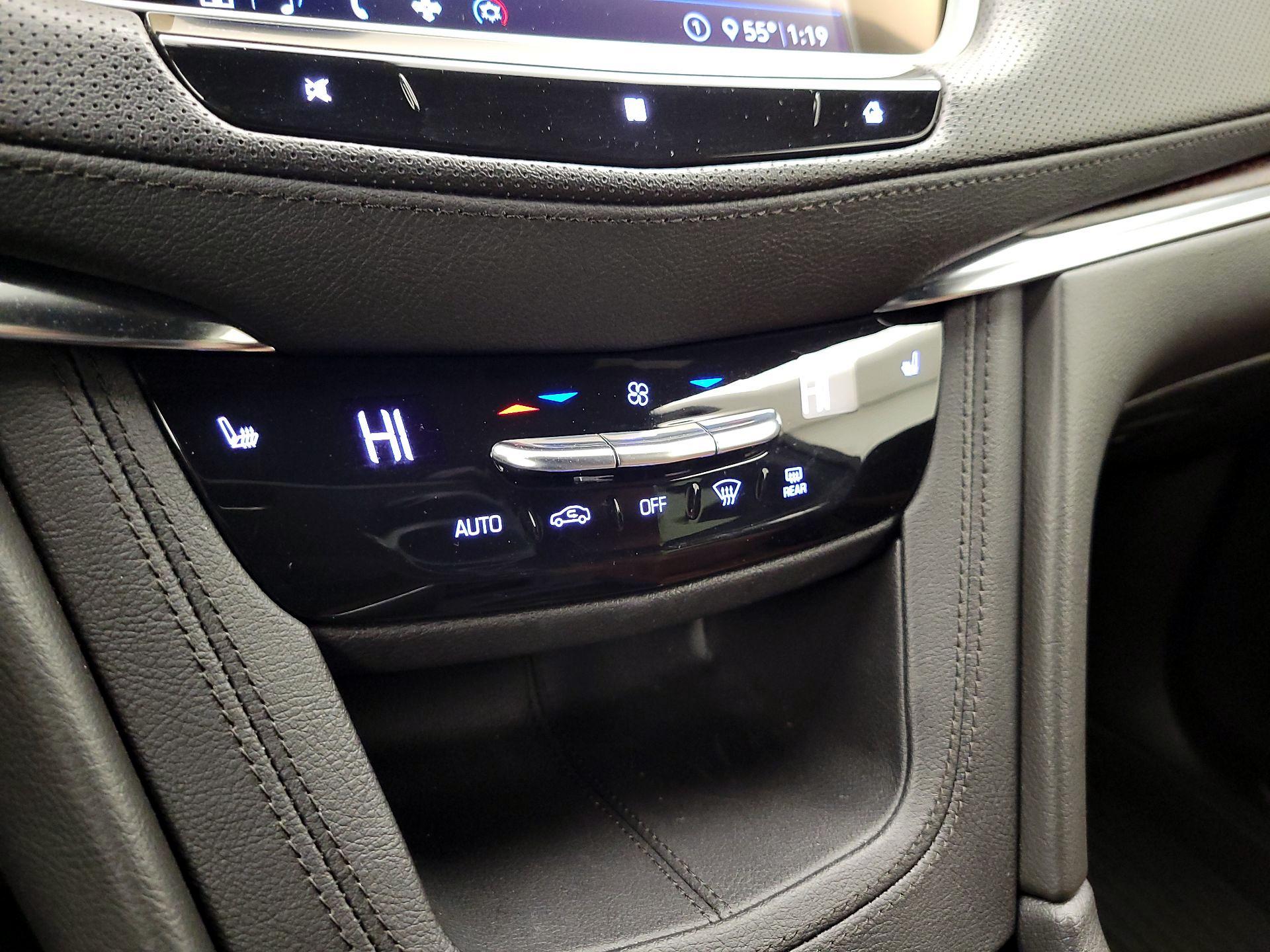 Thumbnail: 2020 Cadillac XT5 - 16