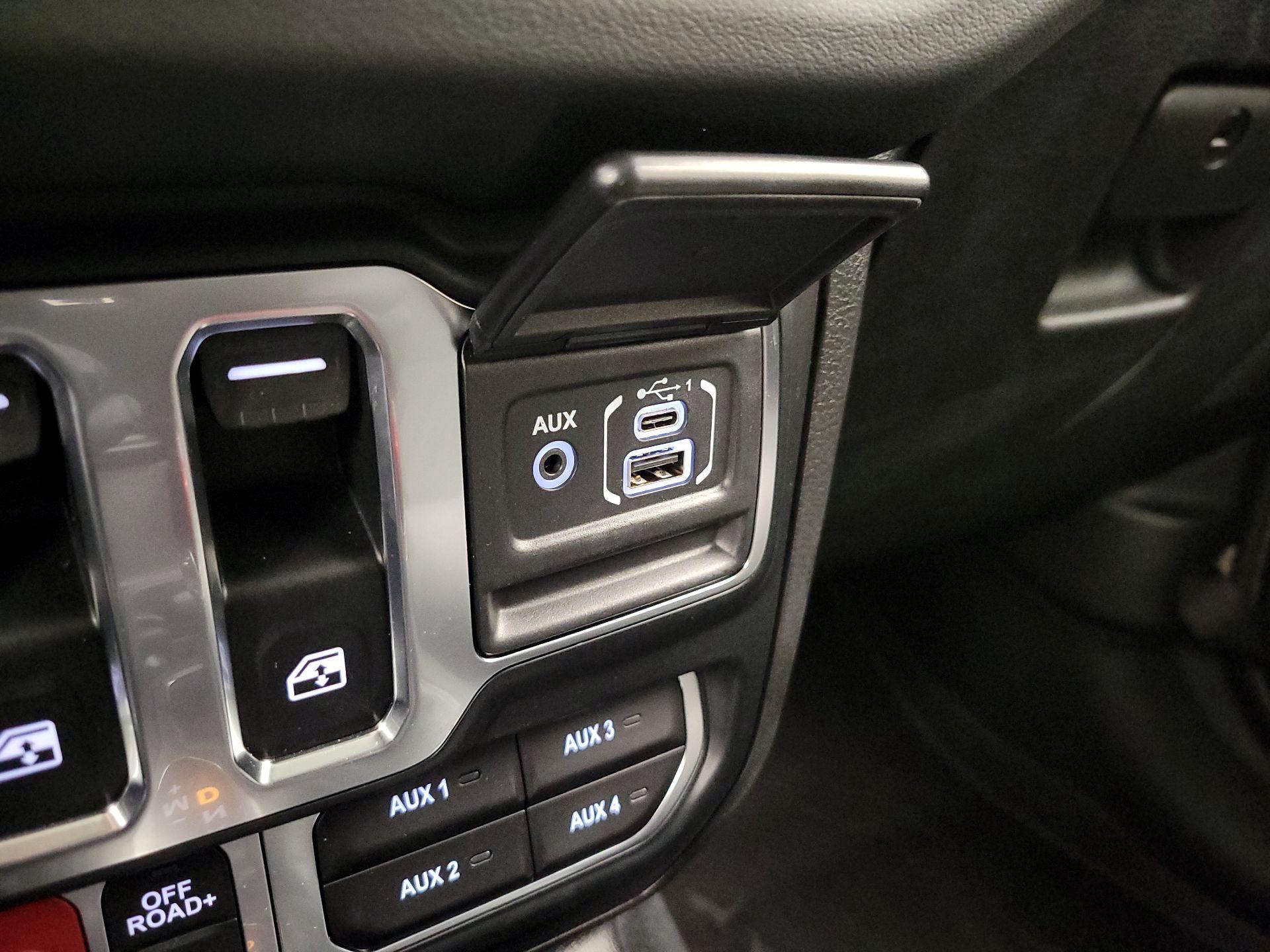 Thumbnail: 2024 Jeep Wrangler - 18