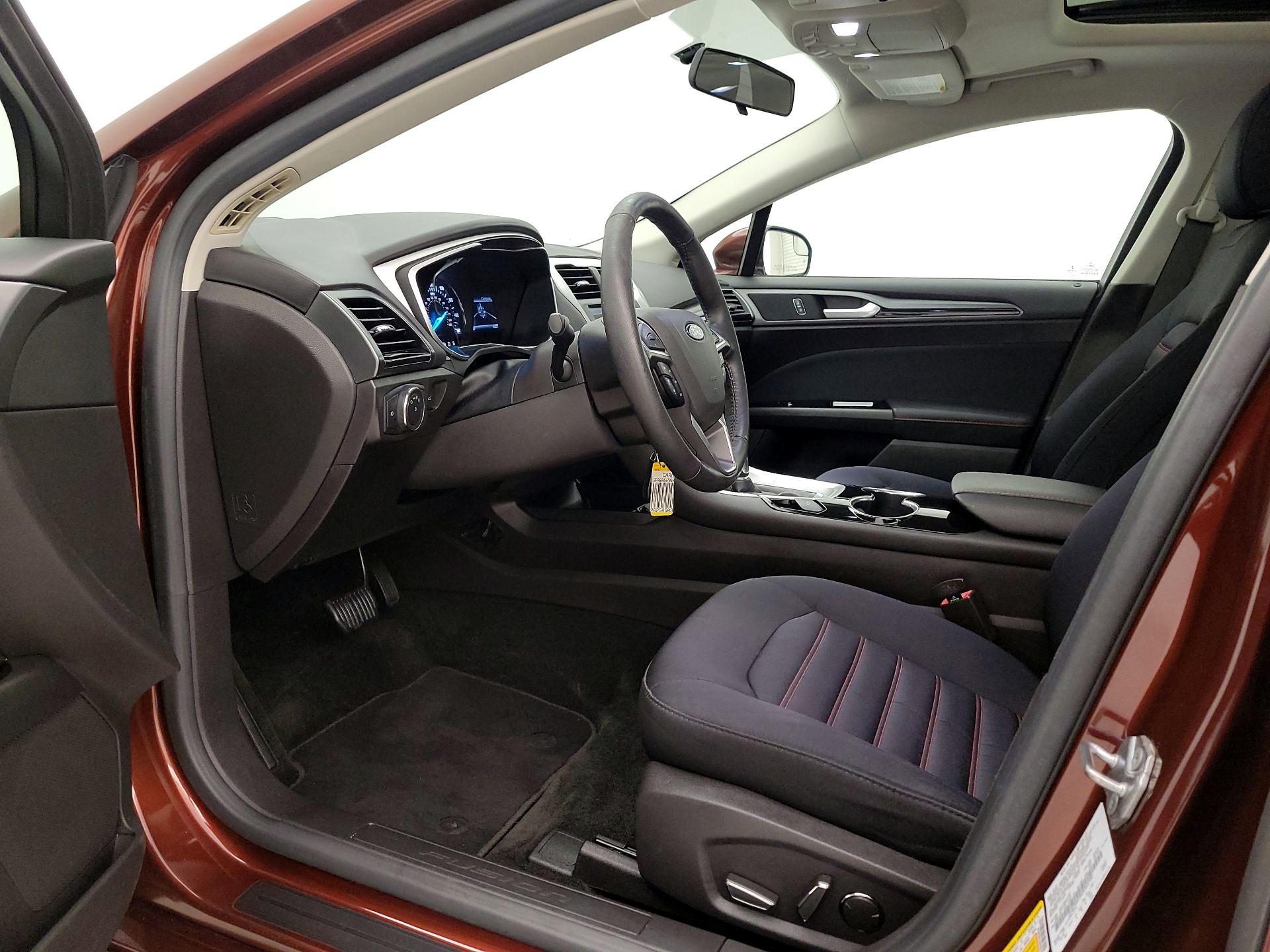 Thumbnail: 2016 Ford Fusion - 11