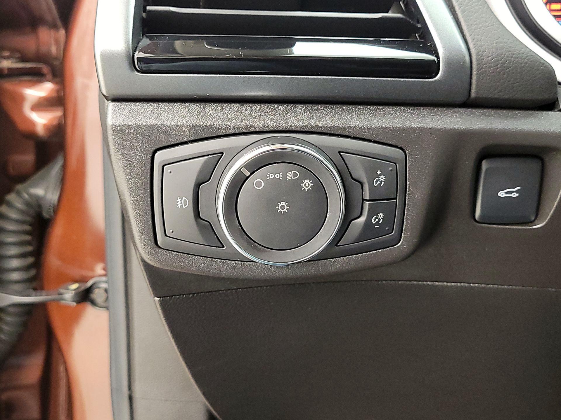 Thumbnail: 2016 Ford Fusion - 13